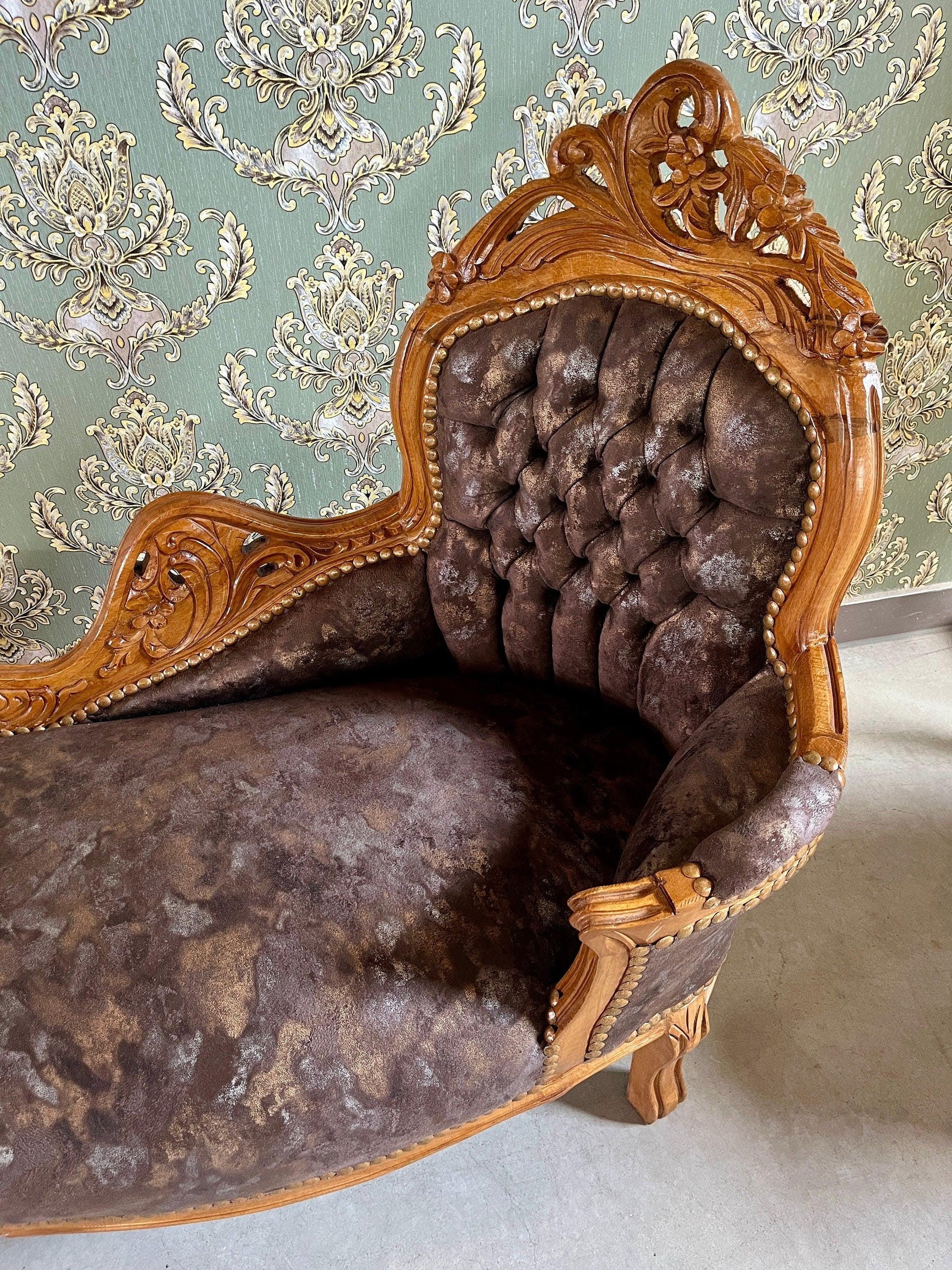 Small Chaise Longue French Louis Style in Midnight Black Retro Baroque Style Bench in Velvet Brown for Home Decor