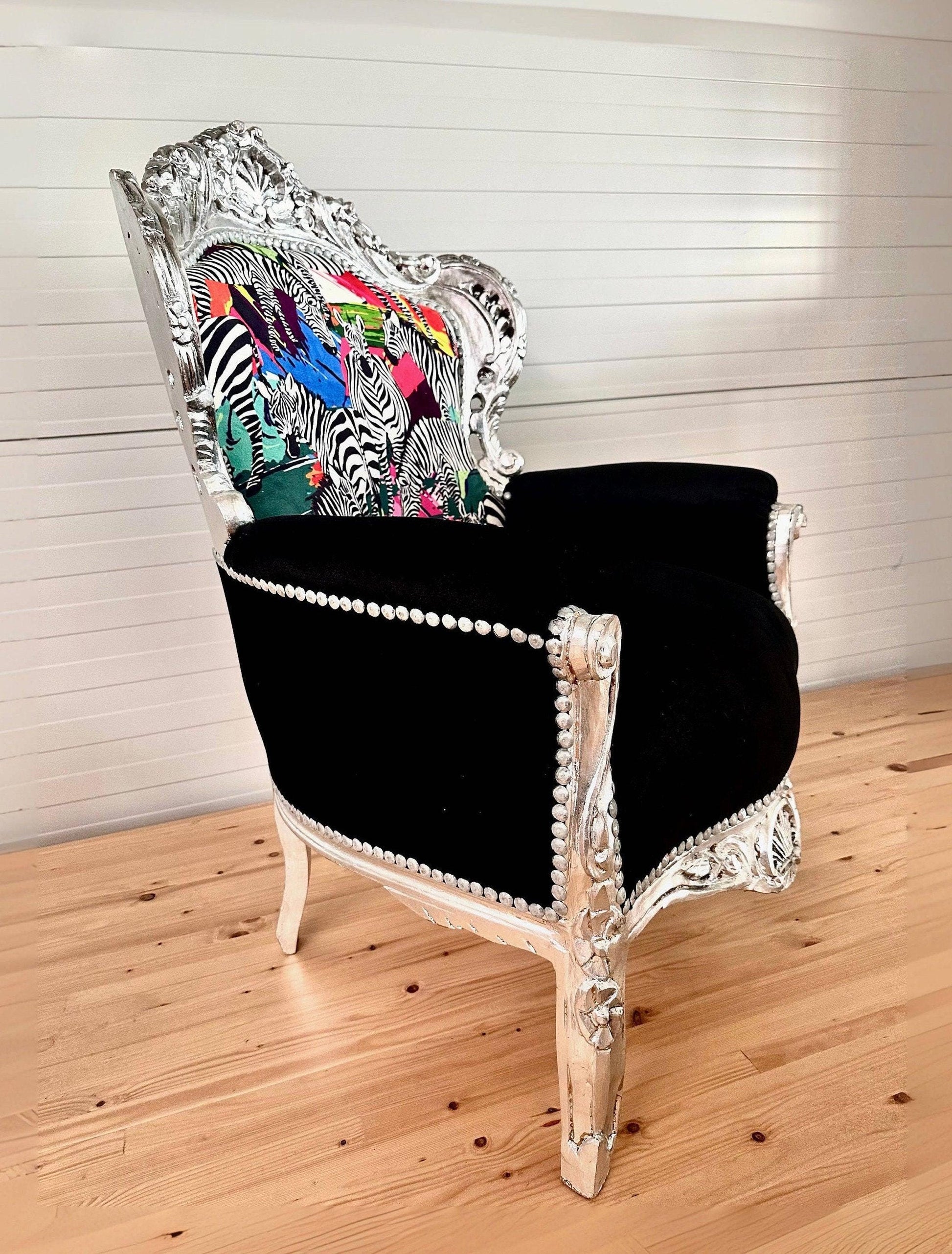 Französischer Barocksessel im Recoco-Stil/ Armchair French Baroque Recoco Style in Silver Finish & Colorful Safari Zebra Print
