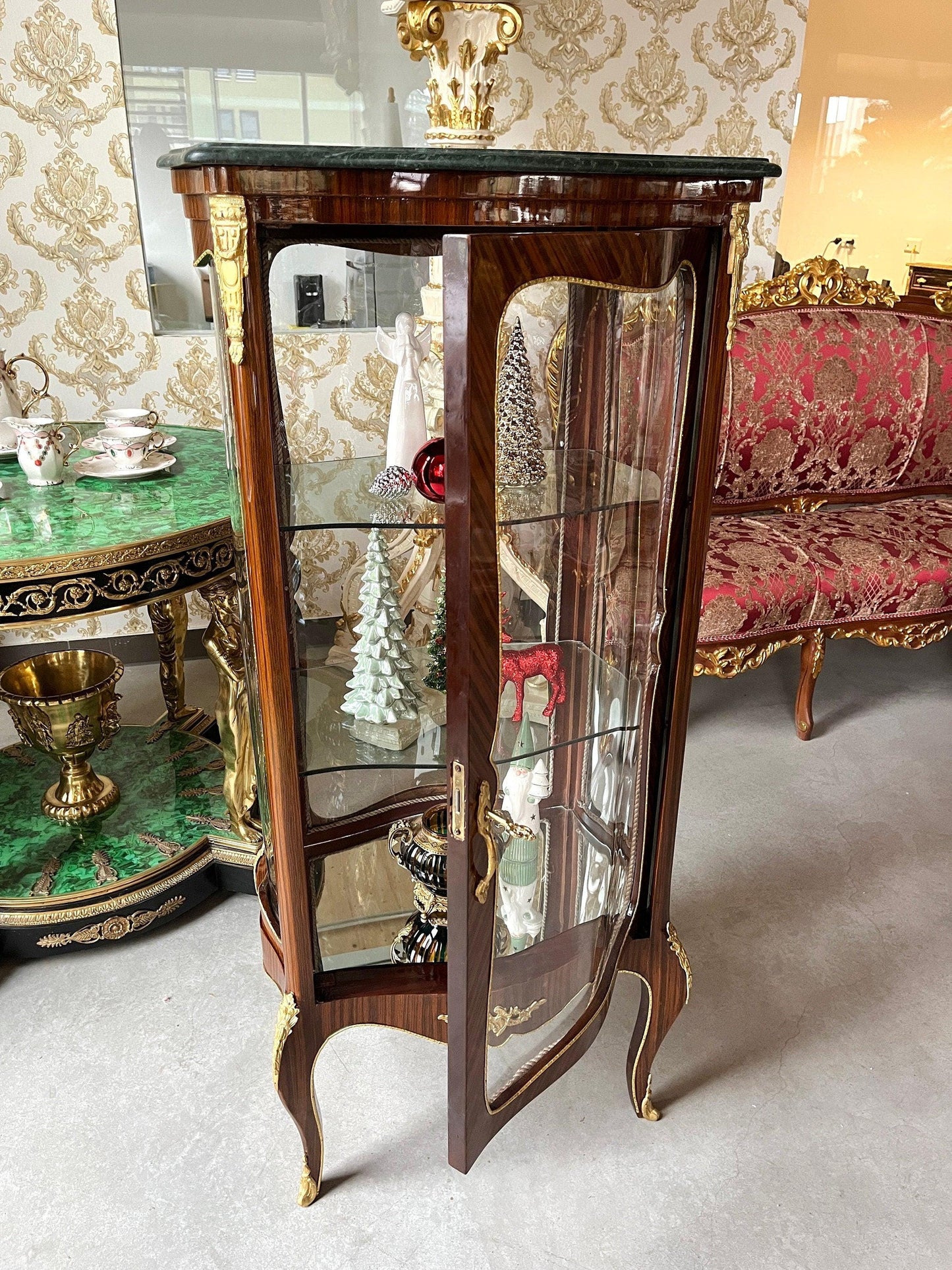 Display Cabinet Nostalgic French Louis Style Glass & Wooden Brown Showcase Retro Baroque Handmade Style for Home Decor