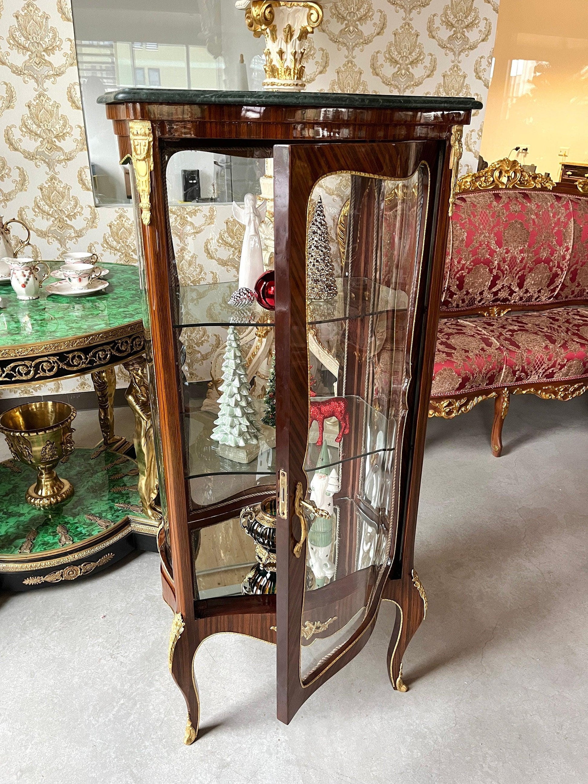 Display Cabinet Nostalgic French Louis Style Glass & Wooden Brown Showcase Retro Baroque Handmade Style for Home Decor