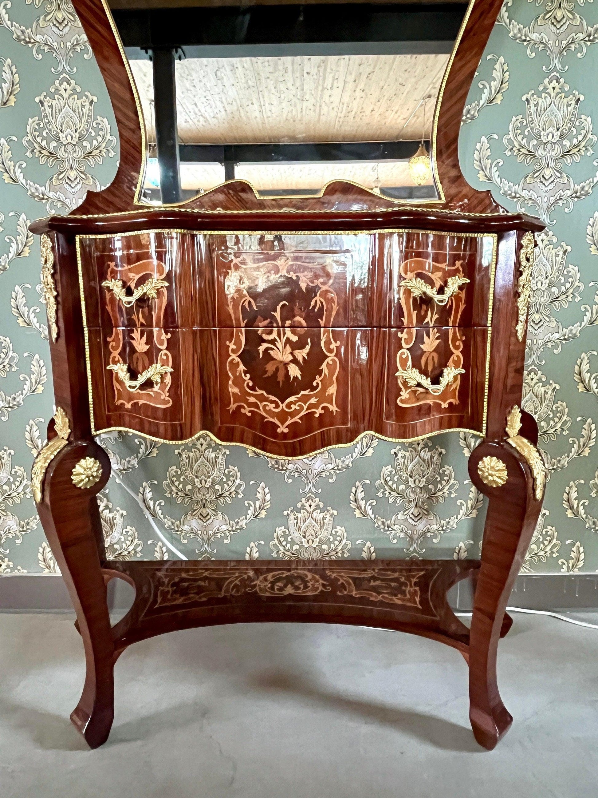 Mirror Table Console in Nostalgic Antique Style Wooden Table Mirror Console in Retro Baroque Style in Brown