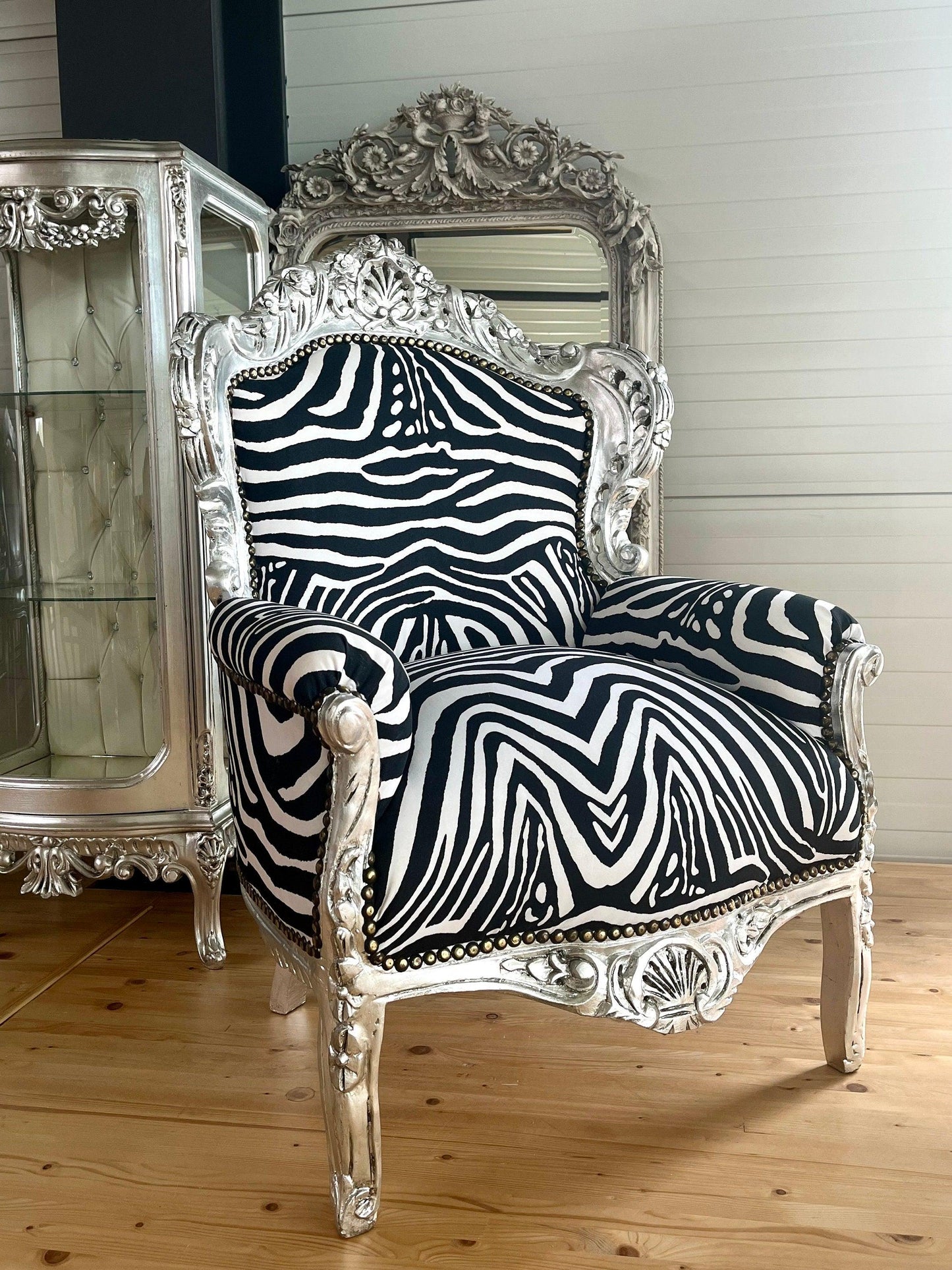 Barock-Sessel im französischen Rokoko-Stil / Baroque Armchair in French Rococo style- Black Zebra