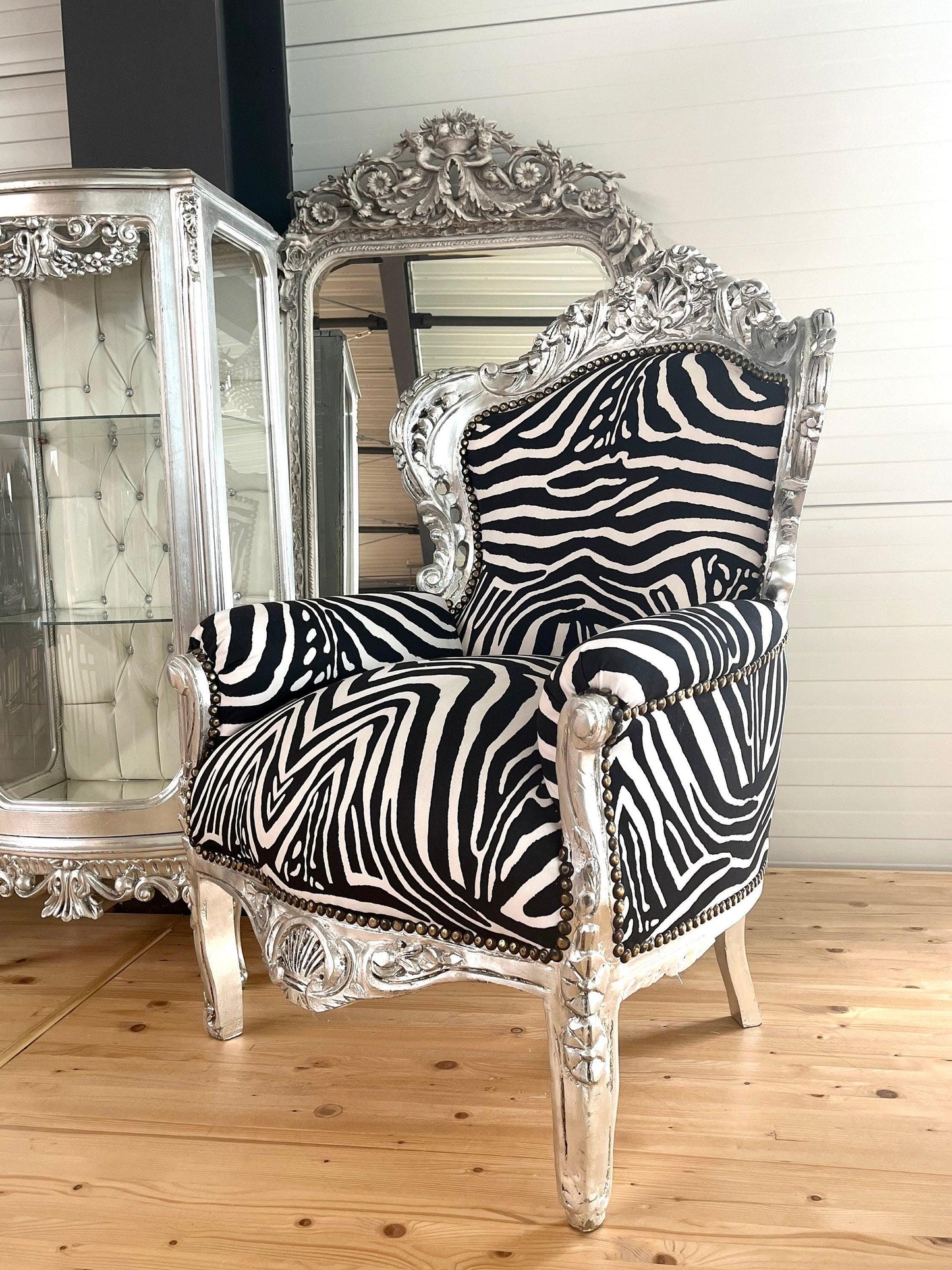 Barock-Sessel im französischen Rokoko-Stil / Baroque Armchair in French Rococo style- Black Zebra