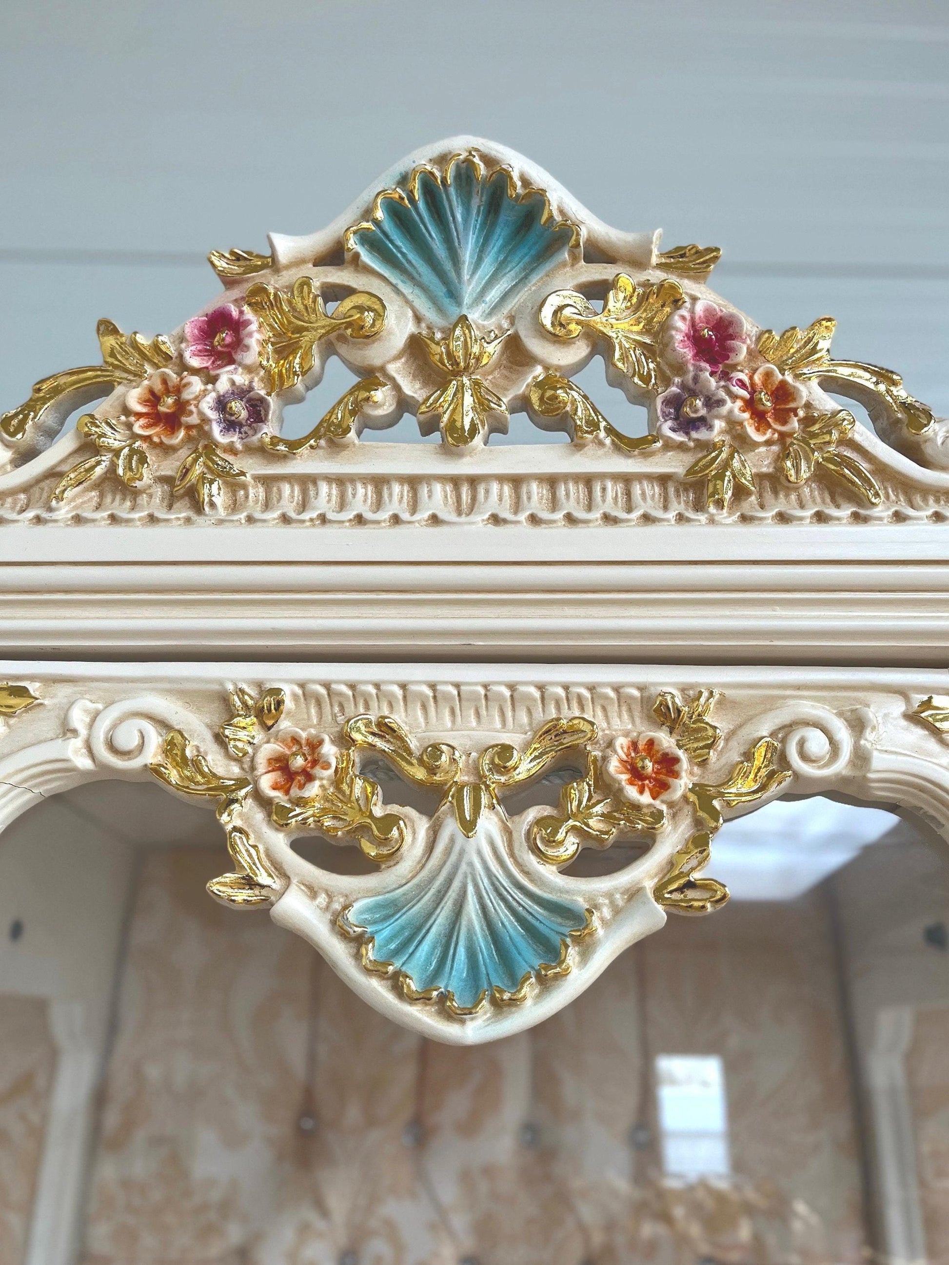 Deluxe Display Cabinet French Baroque Style Huge Showcases in Beige for House Decor for Hotel Lobby -LIMITED ITEM