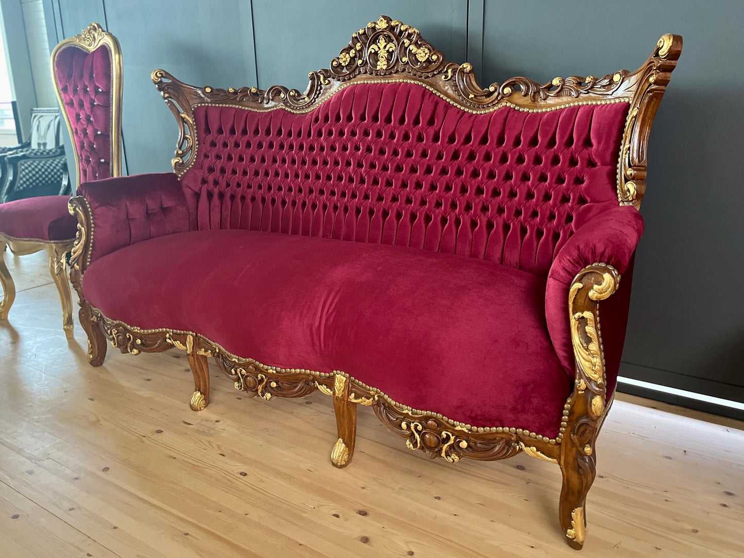Lounge Sofa Red Velvet Antique Baroque Style 3-Seater Couch in Xmas Red Velvet French Style Home Decor Gift for Holiday LIMITED EDITION