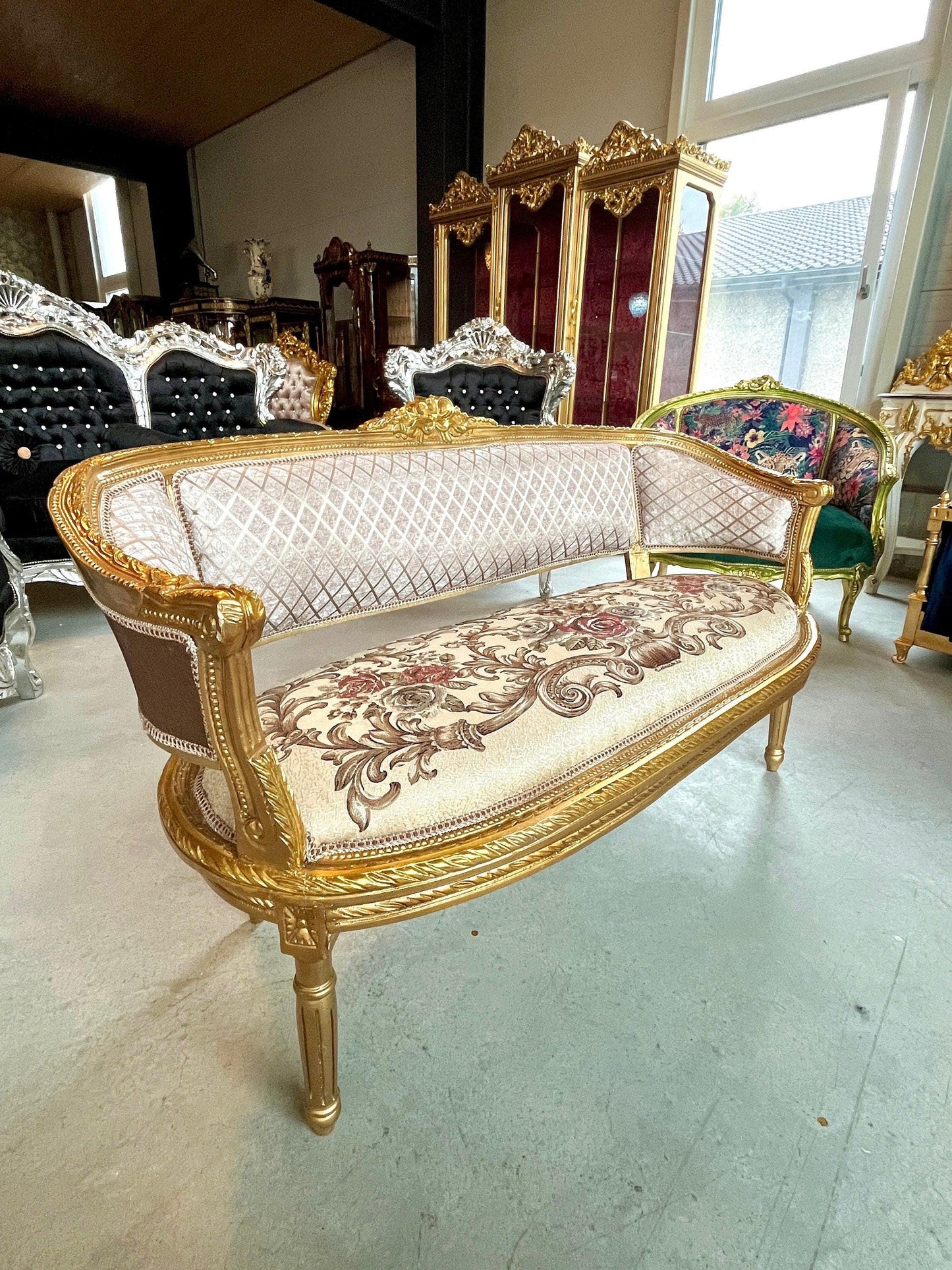 Sofa Set French Antique Style in Khaki Colour Lounge Sofa Retro Baroque Style for Home Decor Lounge Sofa Set in Gold Finish