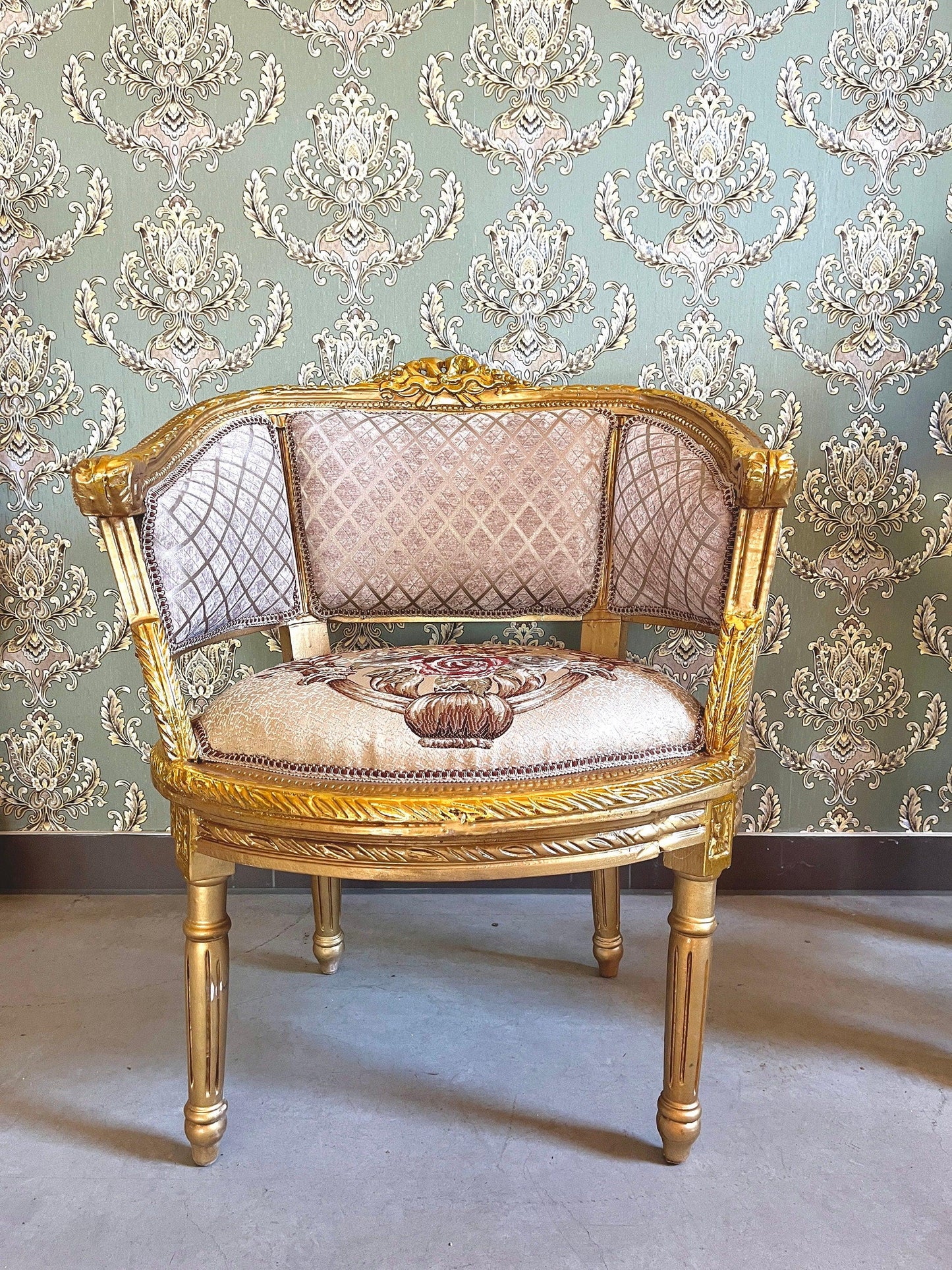 Sofa Set French Antique Style in Khaki Colour Lounge Sofa Retro Baroque Style for Home Decor Lounge Sofa Set in Gold Finish