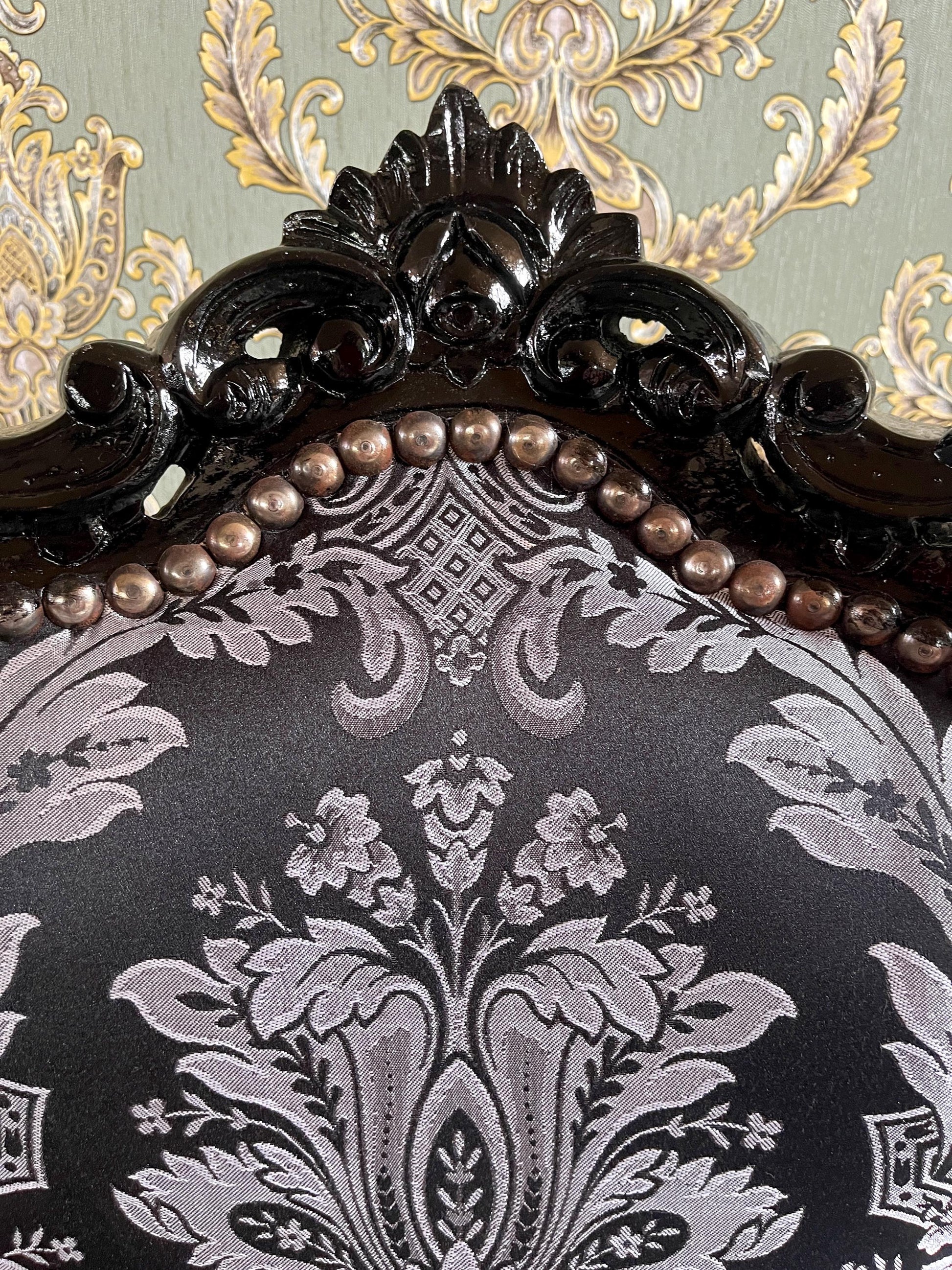 Accent Chair Black Colour French Louis Dining Chair in Black Floral Pattern Retro Baroque Rococo Style Chair for Home Décor