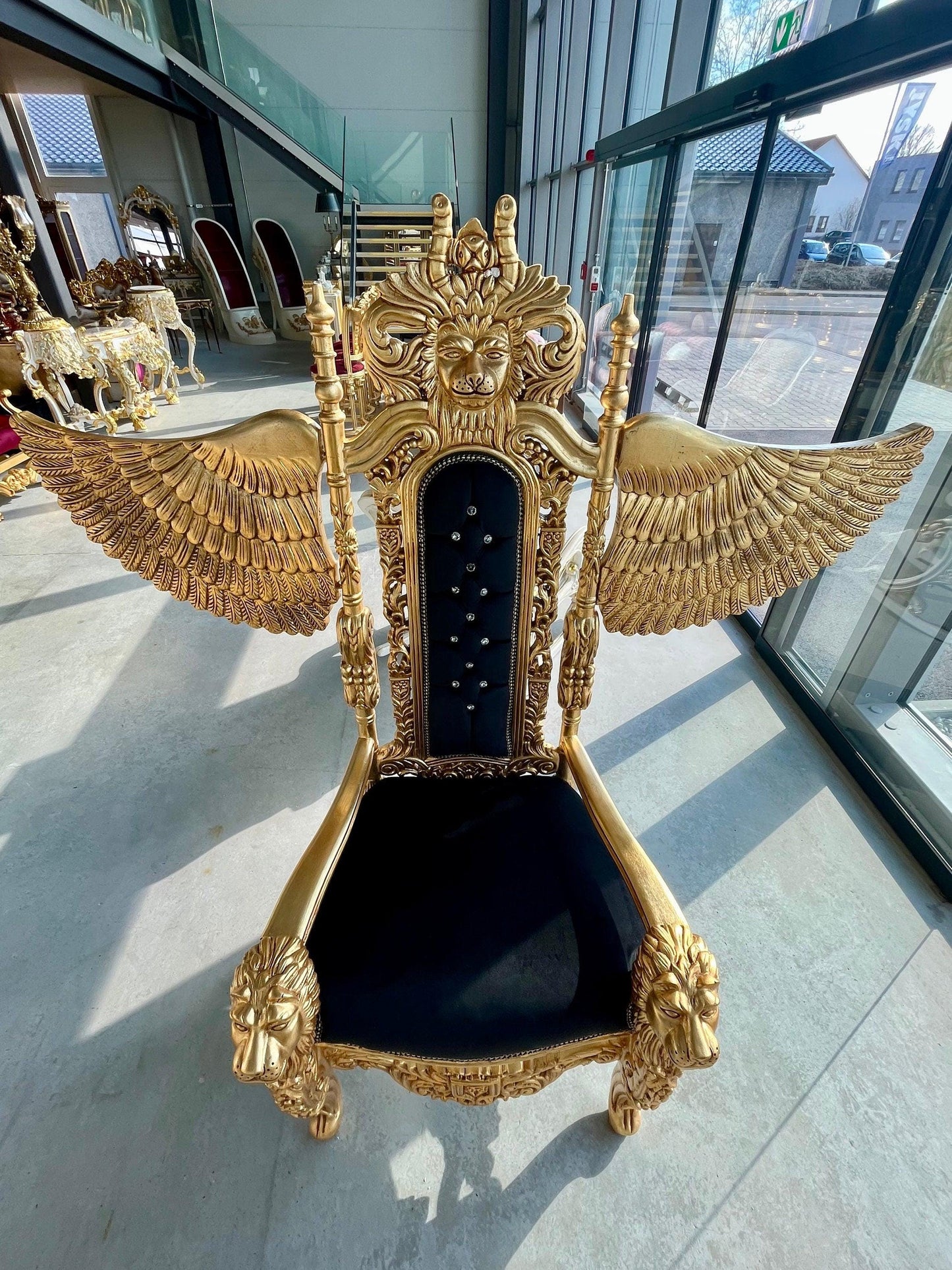 Huge Armchair Gold for Display Window King Throne Gold Lion Shape for Special Event Gold Throne Lion King with Wings Niche Decor for Bar