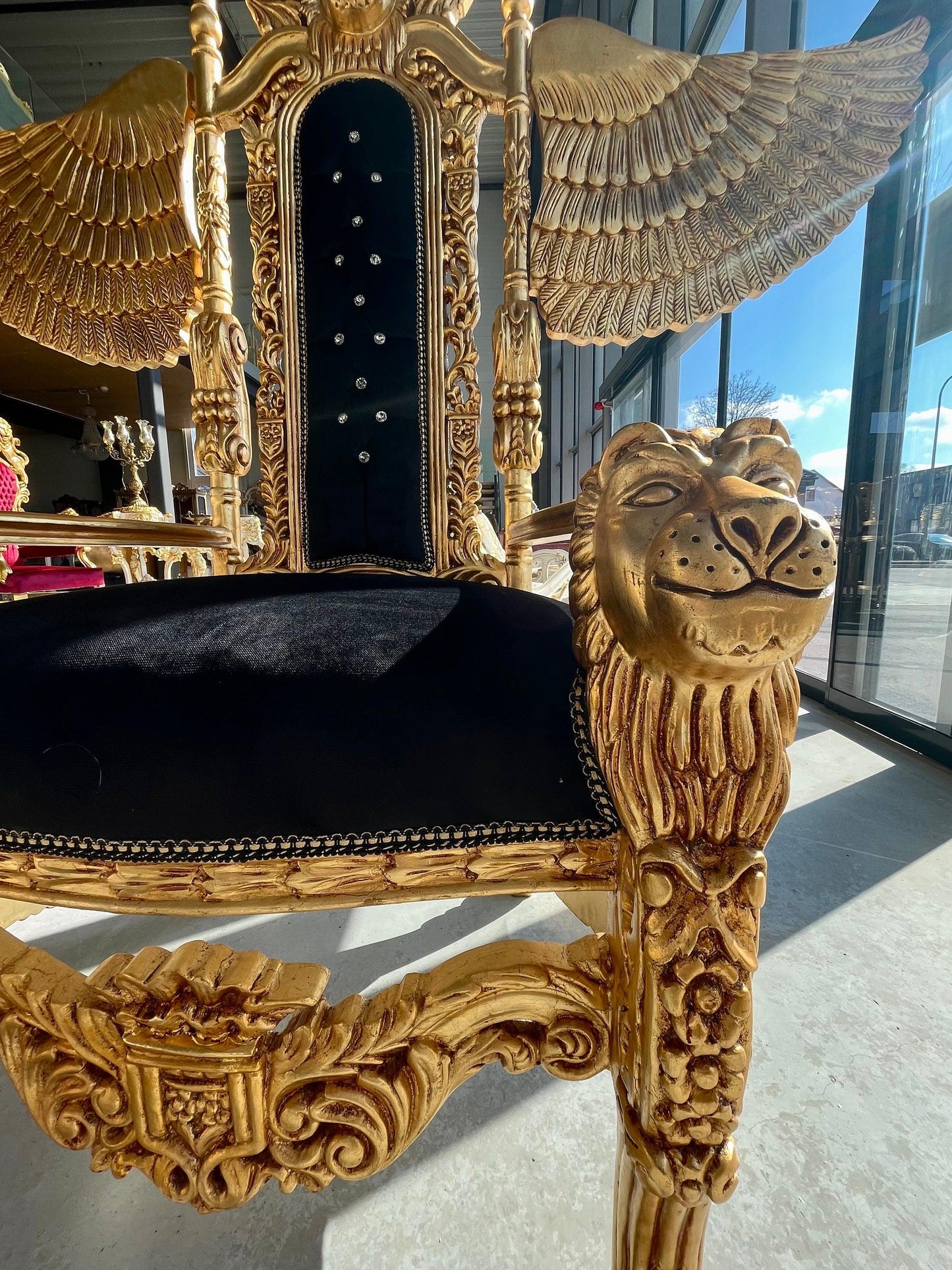 Huge Armchair Gold for Display Window King Throne Gold Lion Shape for Special Event Gold Throne Lion King with Wings Niche Decor for Bar