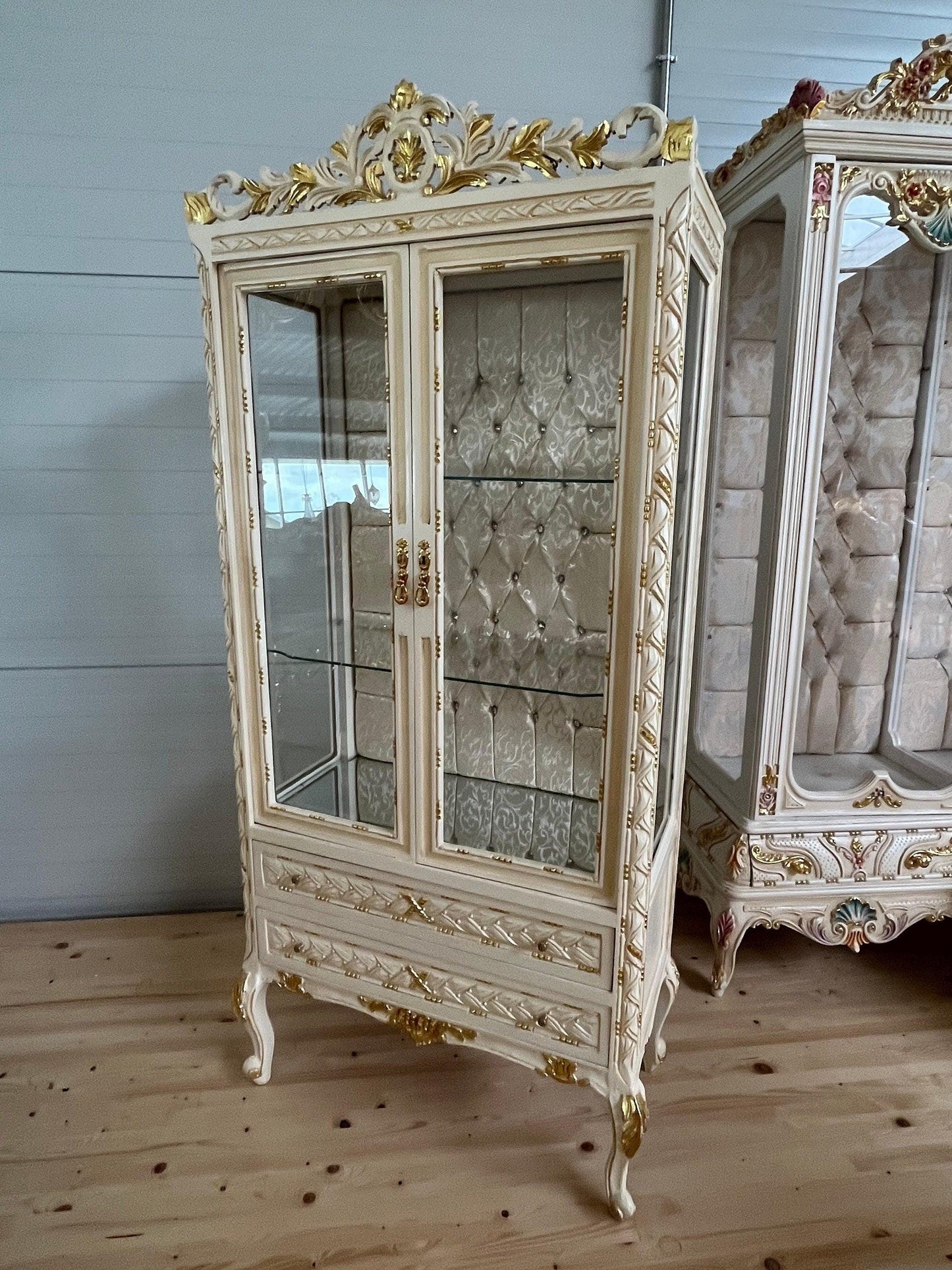 Display Cabinet Wooden French Louis Style Showcase Antique Baroque Style Reproduction in Beige Color