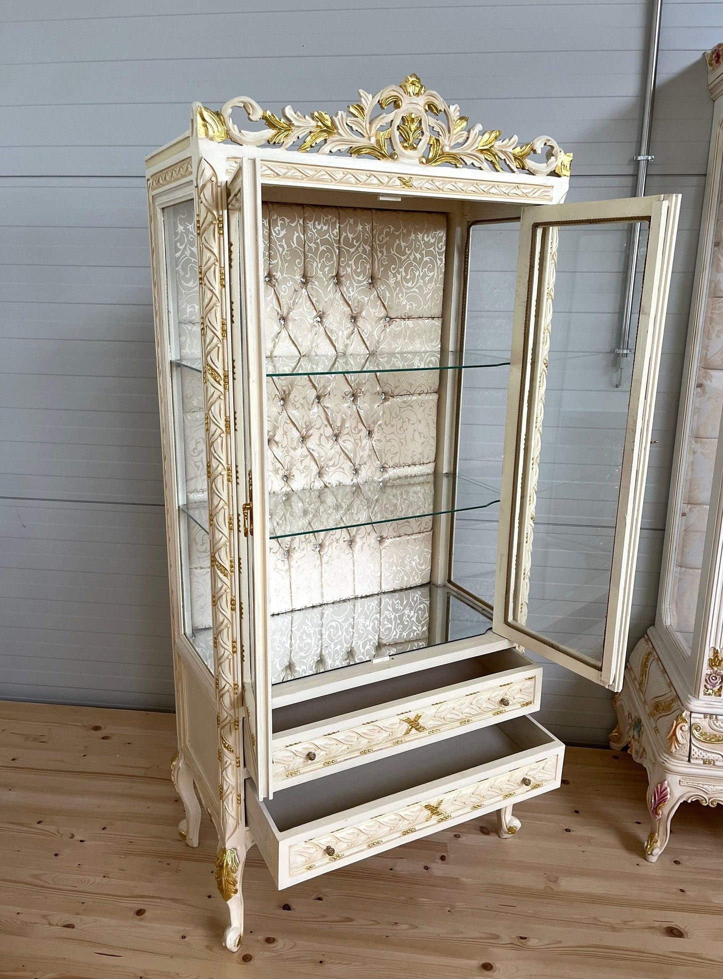 Display Cabinet Wooden French Louis Style Showcase Antique Baroque Style Reproduction in Beige Color