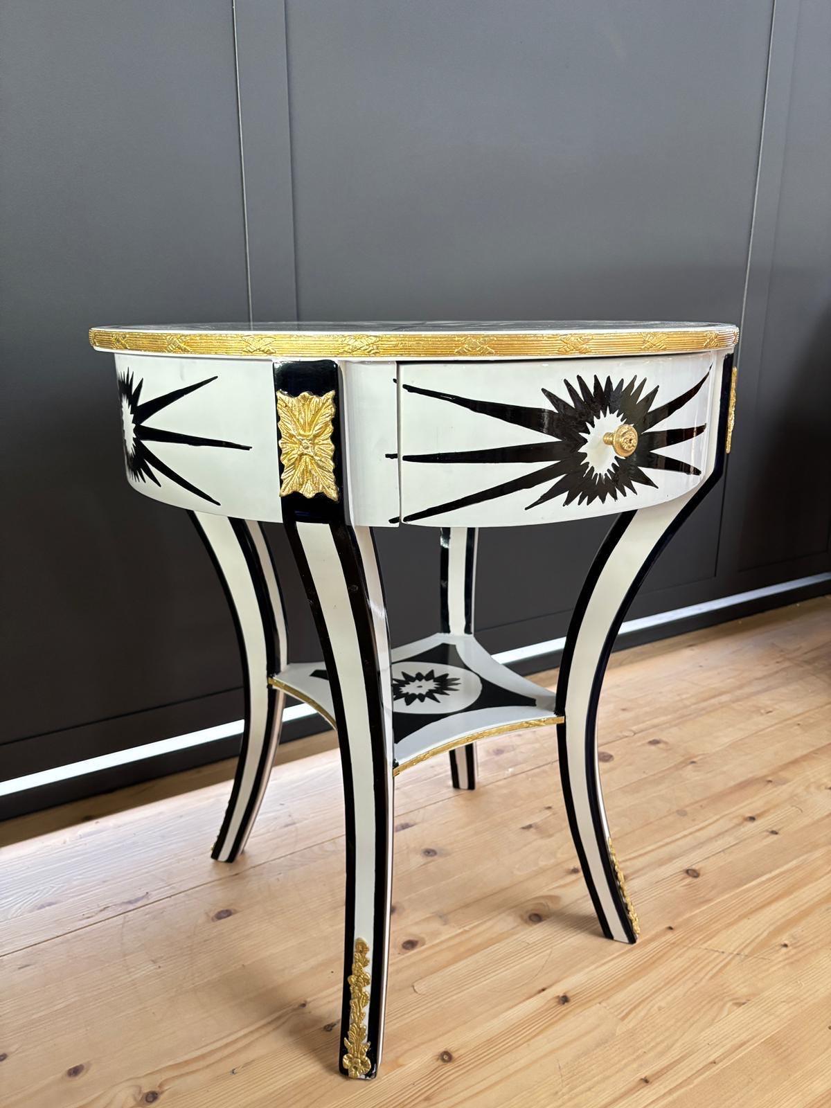 Runder Tee-und Kaffeetisch im Art-Deco-Stil/Art-Deco Round Tea Caffè Side Table