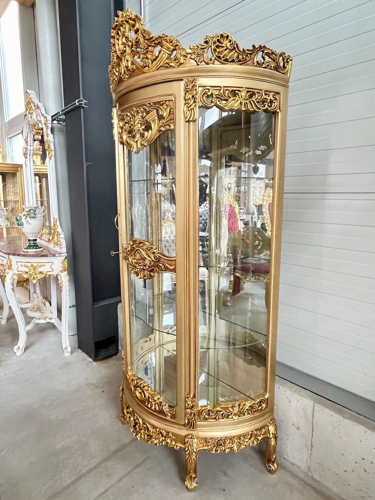 Showcase Royal Château De Versailles Style Display Cabinet French Baroque Style Glass Showcase in Gold Finish for Hotel Decor or Home Decor