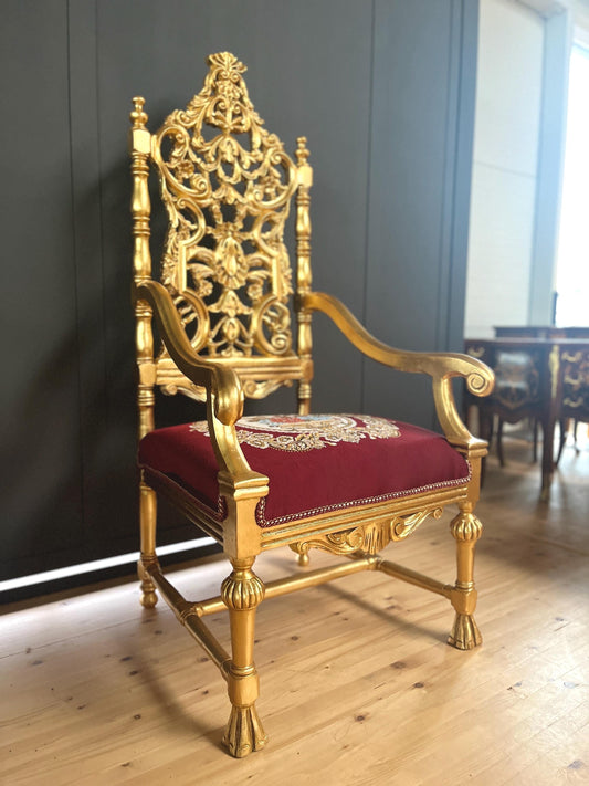Armchair Antique Style Red Chair Royal Baroque Style Huge Chair in Gold Finish Flower Shape Backrest Armchair Home Decor in Bordeaux Color