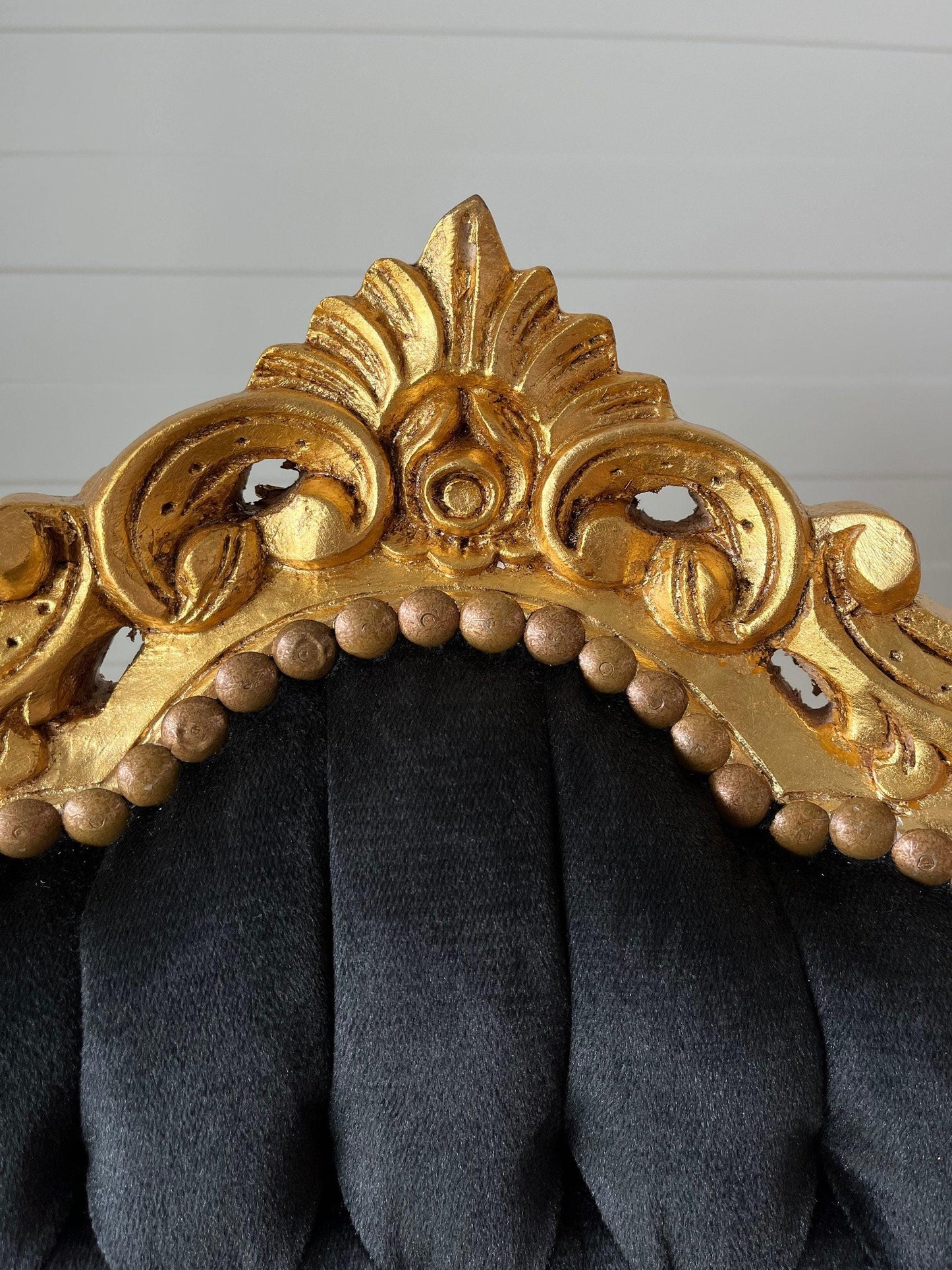 Armchair French Louis Style Black Velvet Chair Antique Style Baroque Rococo Style Armchair in Gold Finish Velvet Black for Home