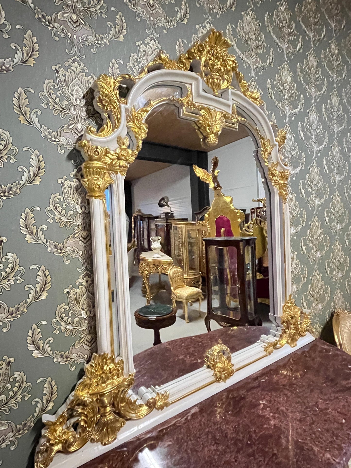 Deluxe Table Console Mirror Set French Antique Style Baroque Rococo Style Red Marble Slab Top in Gold Finish for Home Decor for Hotel Decor