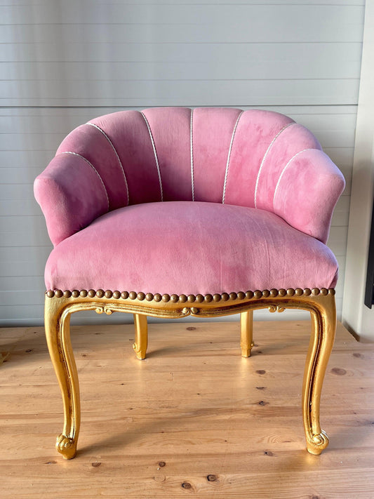 Cocktail Chair French Baroque Style Green Chair Bar Chair Retro Tufted Velvet Home Decor Armchair in Pink color