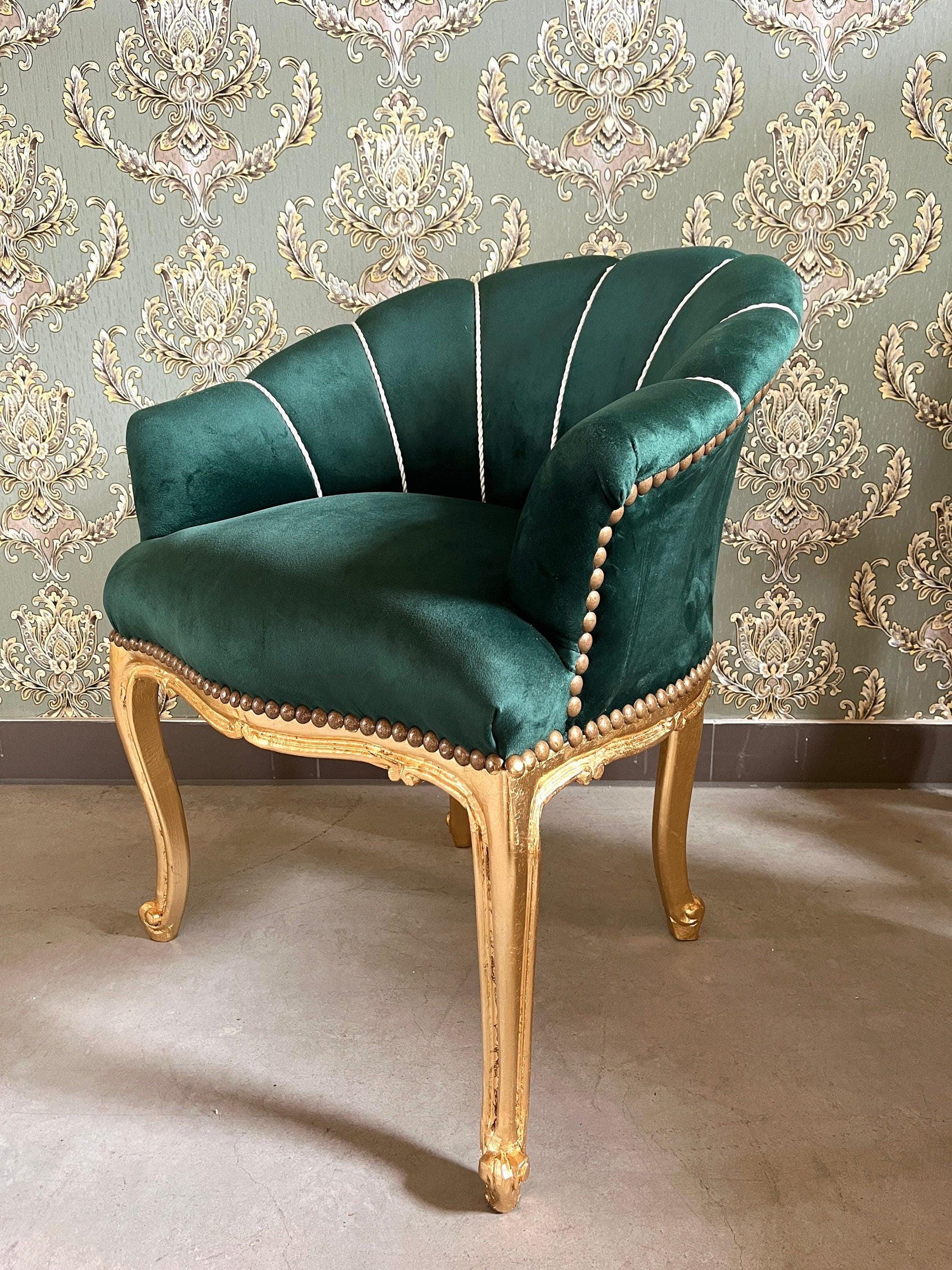 Cocktail Chair French Baroque Style Green Chair Bar Chair Retro Tufted Velvet Home Decor Armchair in Pink color