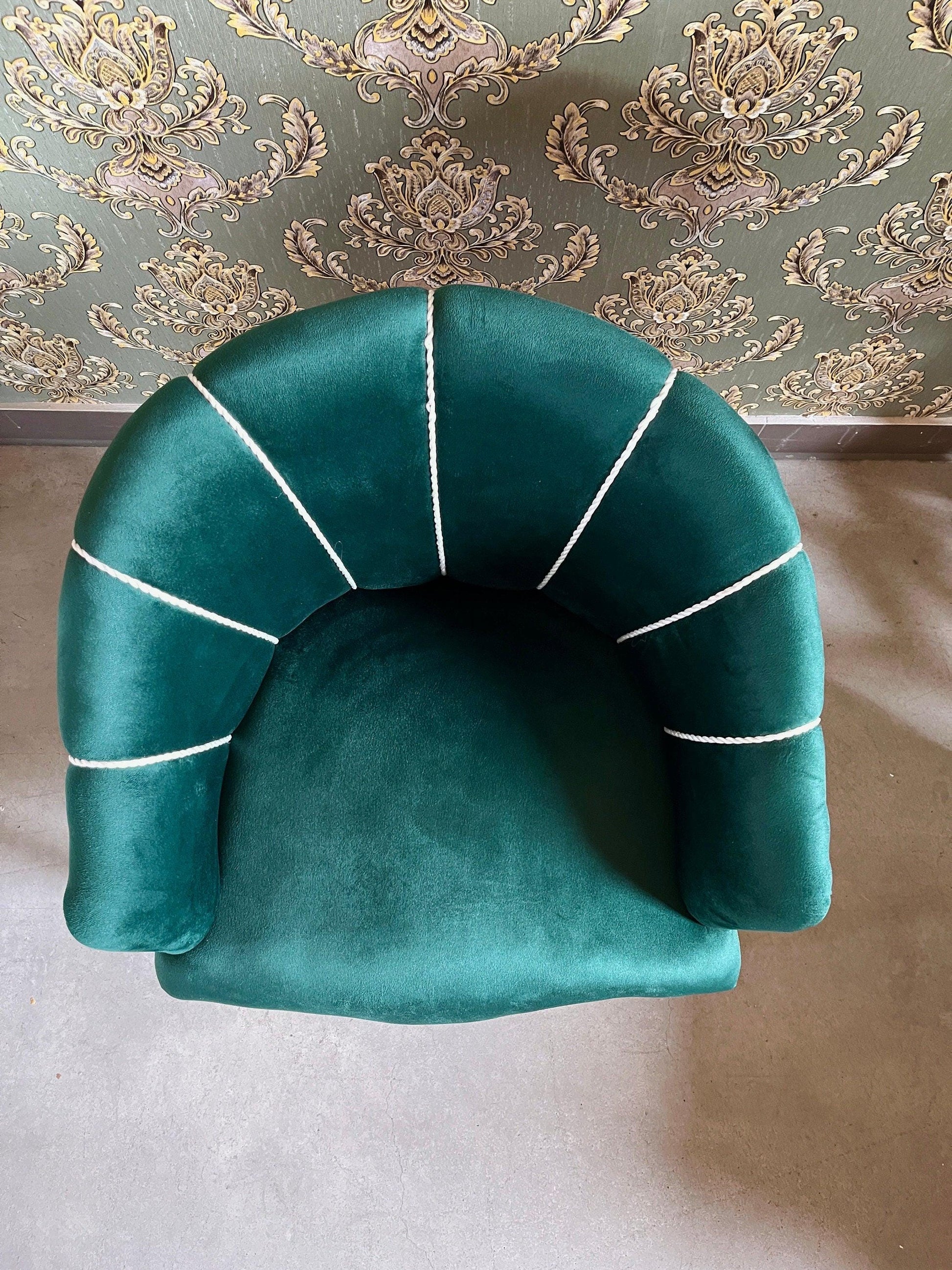 Cocktail Chair French Baroque Style Green Chair Bar Chair Retro Tufted Velvet Home Decor Armchair in Pink color