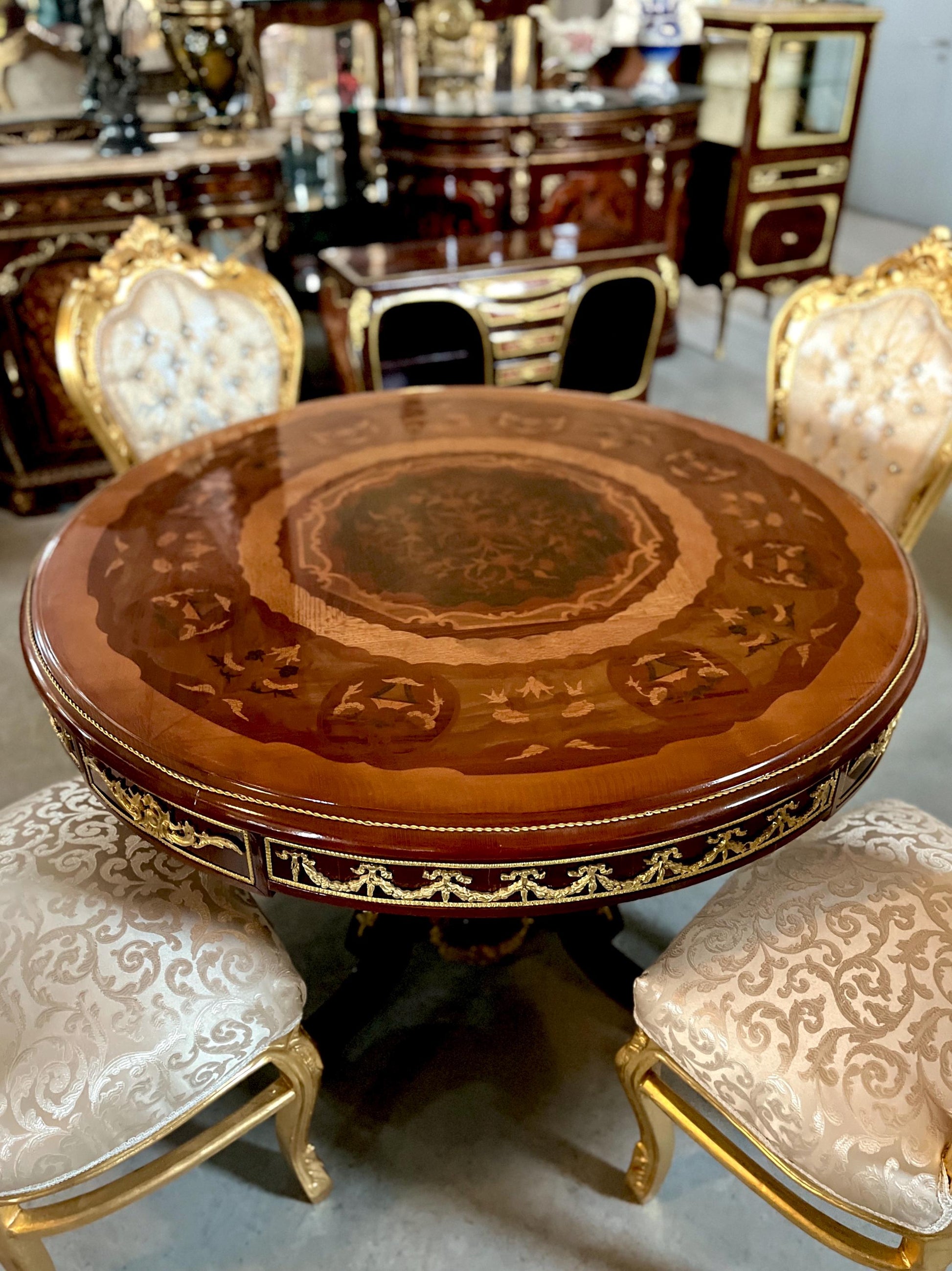 Round Dining Table Retro Baroque Style Wooden Brown Table Antique Italian Style Wooden Round Table for Home Decor