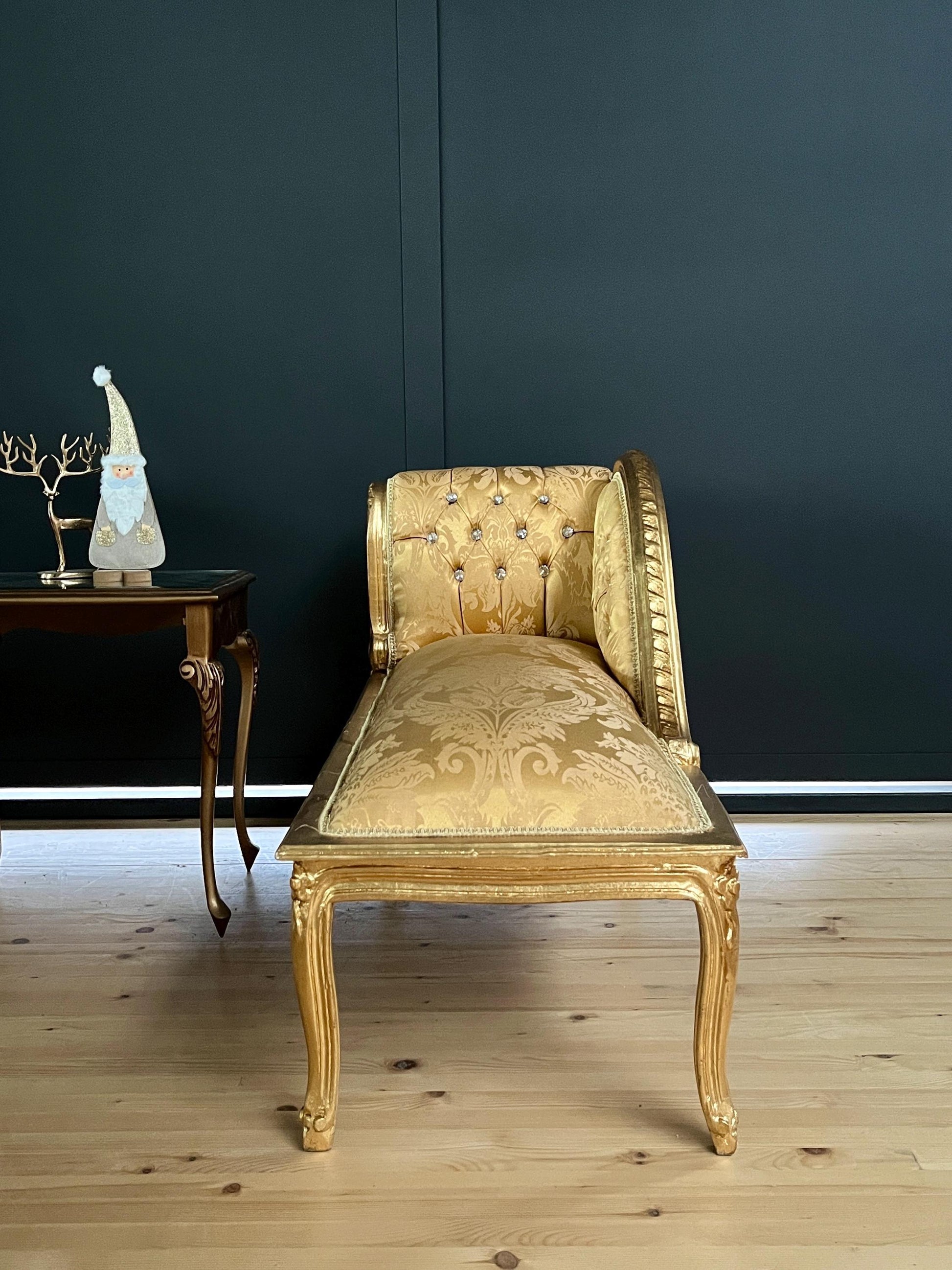 Bench French Louis Style Small Chaise Longue Gold Retro Baroque Style Ottoman for Home Decor Ottoman Footstool or Bench in Gold Finish