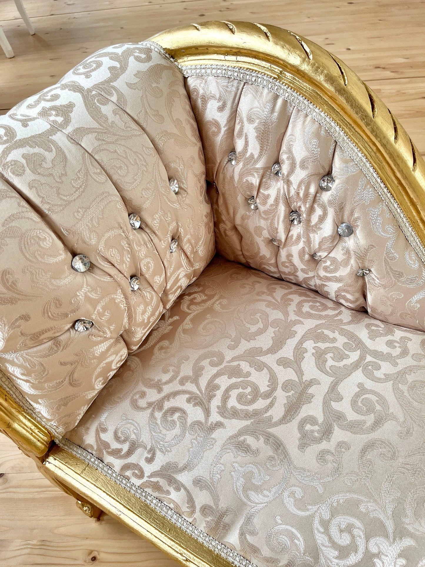Bench French Louis Style Small Chaise Longue in Beige Fabric Retro Baroque Style Ottoman for Home Decor in Gold Finish