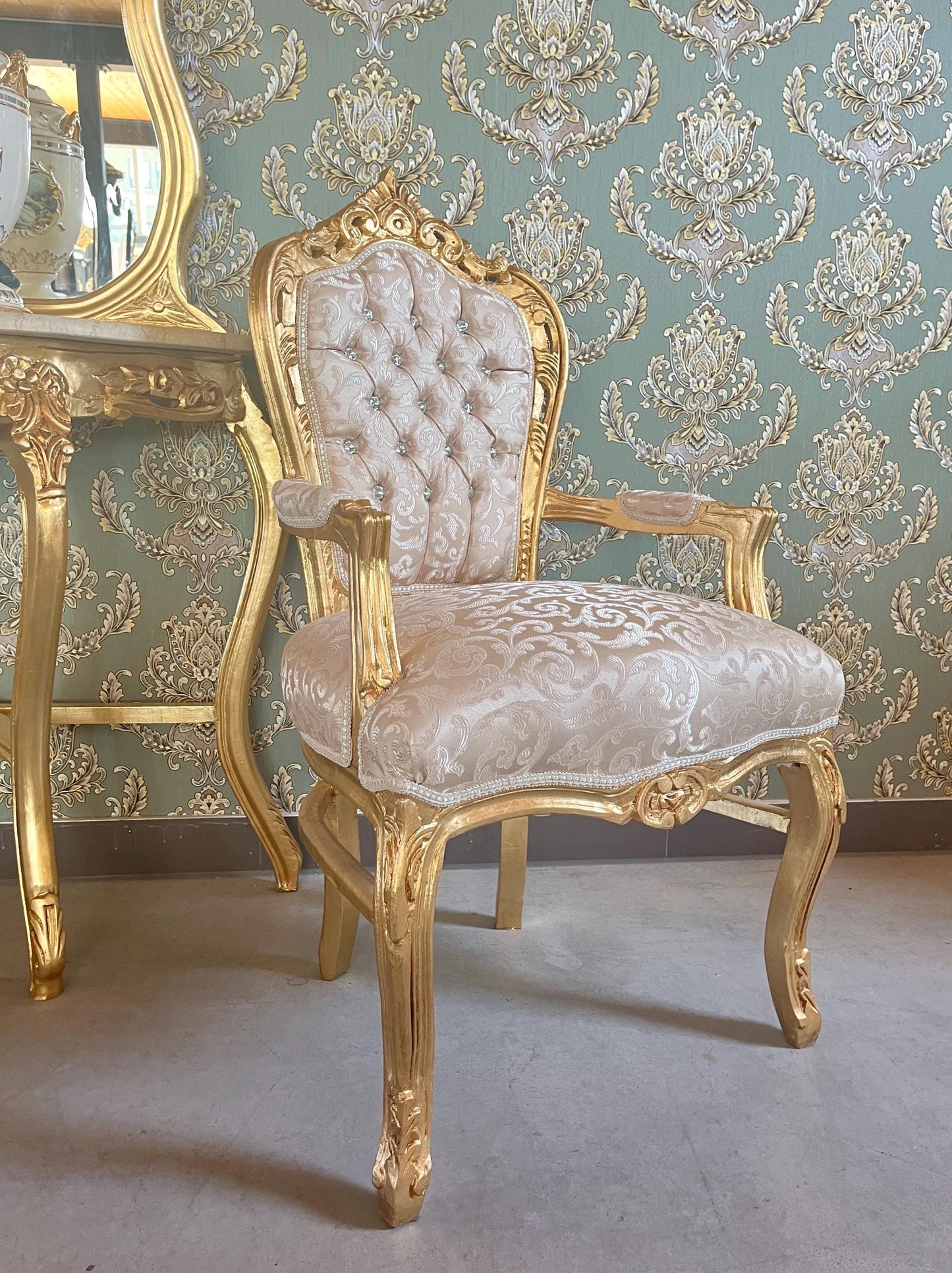 Accent Armchair Beige Color Damask French Louis XV Style Chair in Gold Finish Retro Baroque Rococo Handmade Chair For Xmas Gift Home Decor