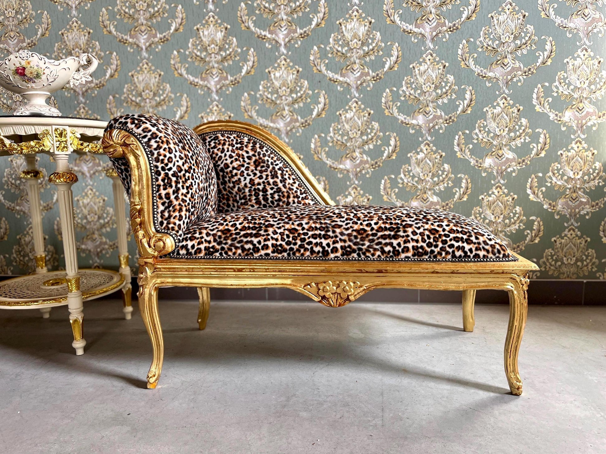 Baroque Bench Lepard Print Antique Style Handmade Chaise Longue Animal Print Retro French Style Lounge Bench for Home Decor