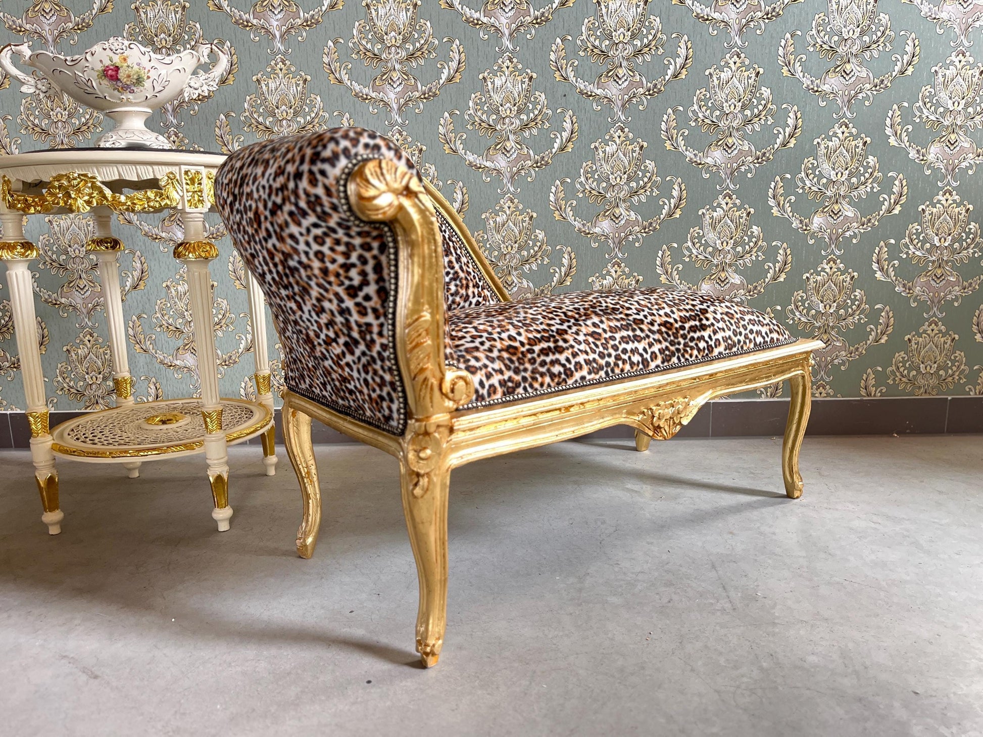 Baroque Bench Lepard Print Antique Style Handmade Chaise Longue Animal Print Retro French Style Lounge Bench for Home Decor