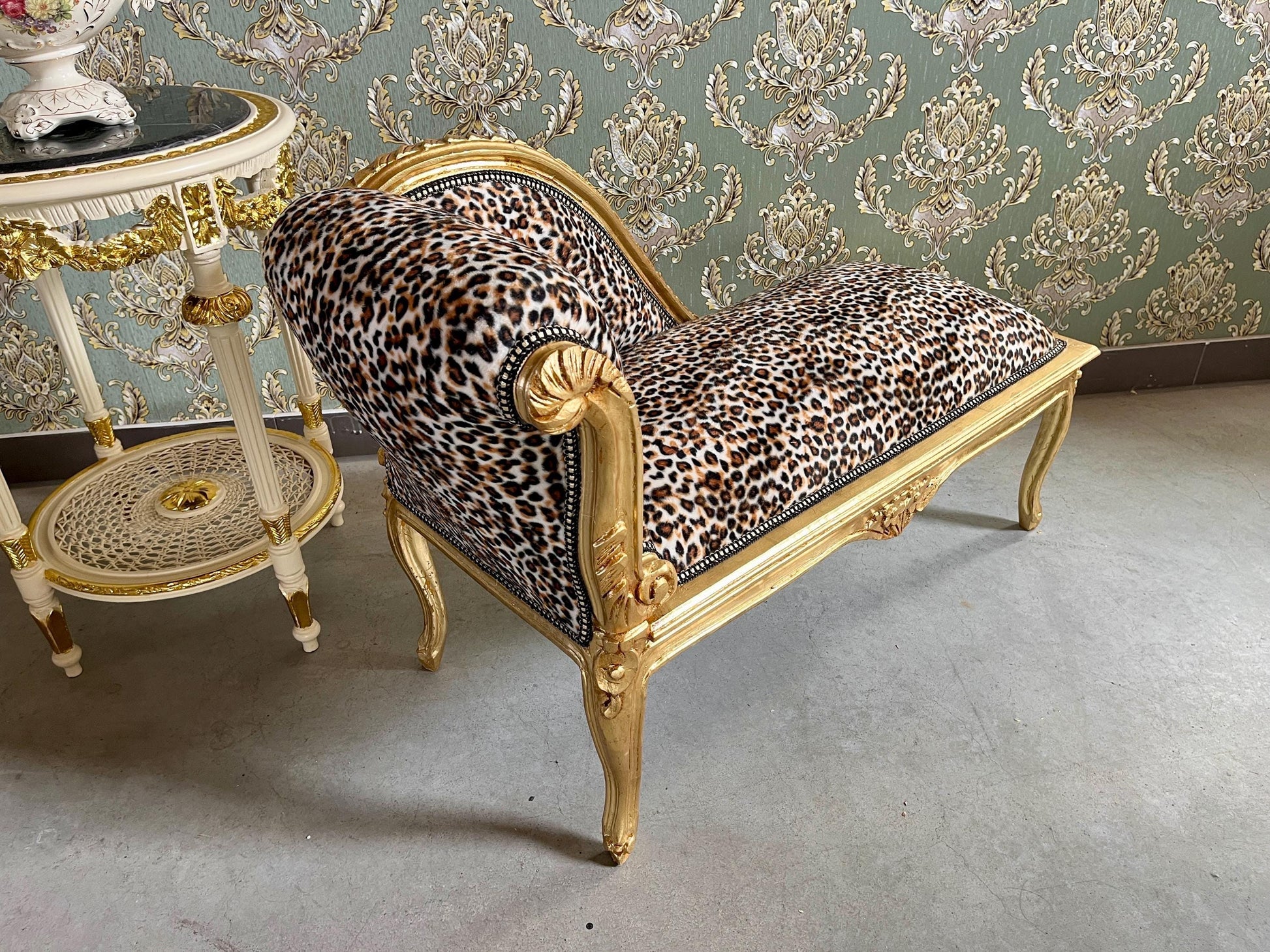 Baroque Bench Lepard Print Antique Style Handmade Chaise Longue Animal Print Retro French Style Lounge Bench for Home Decor