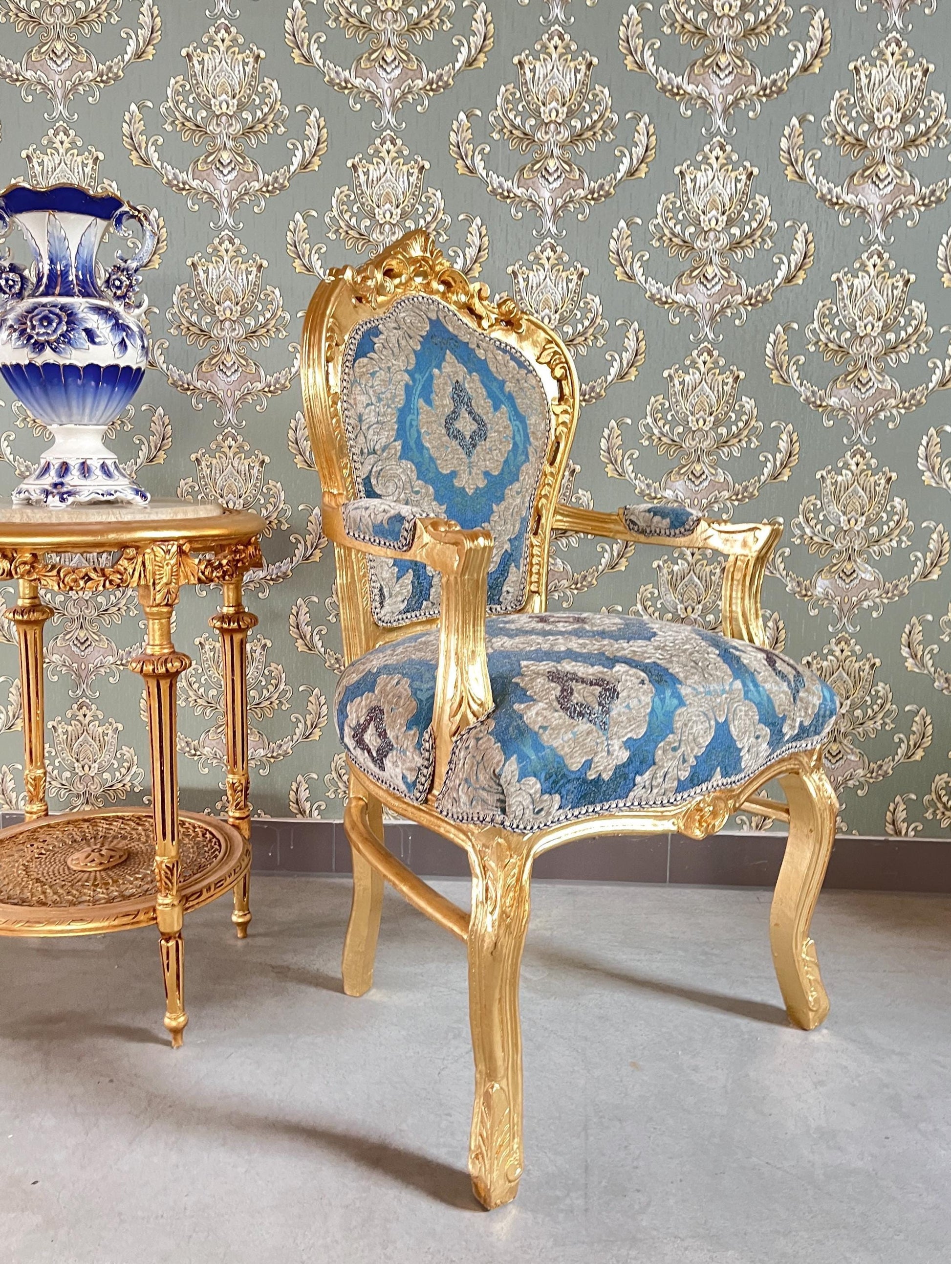Accent Armchair Louis XV Style Velvet Chair Retro Baroque Rococo Style Armchair in Green Velvet Pattern for Home Decor for Store Display