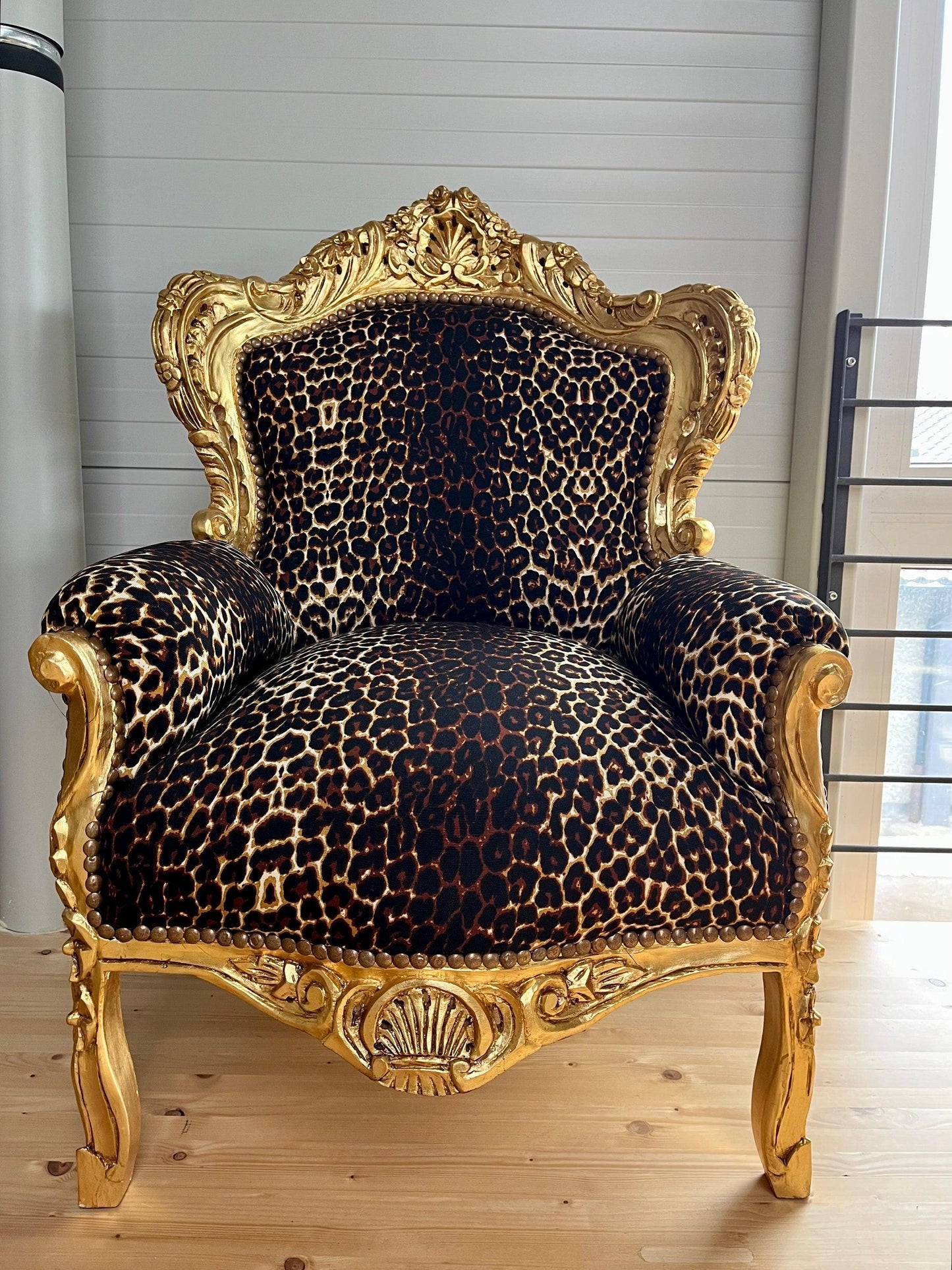 Armchair French Baroque Rococo Style Wooden Sofa Chair Antique Style in Leopard Brown for Living Room Home Decor