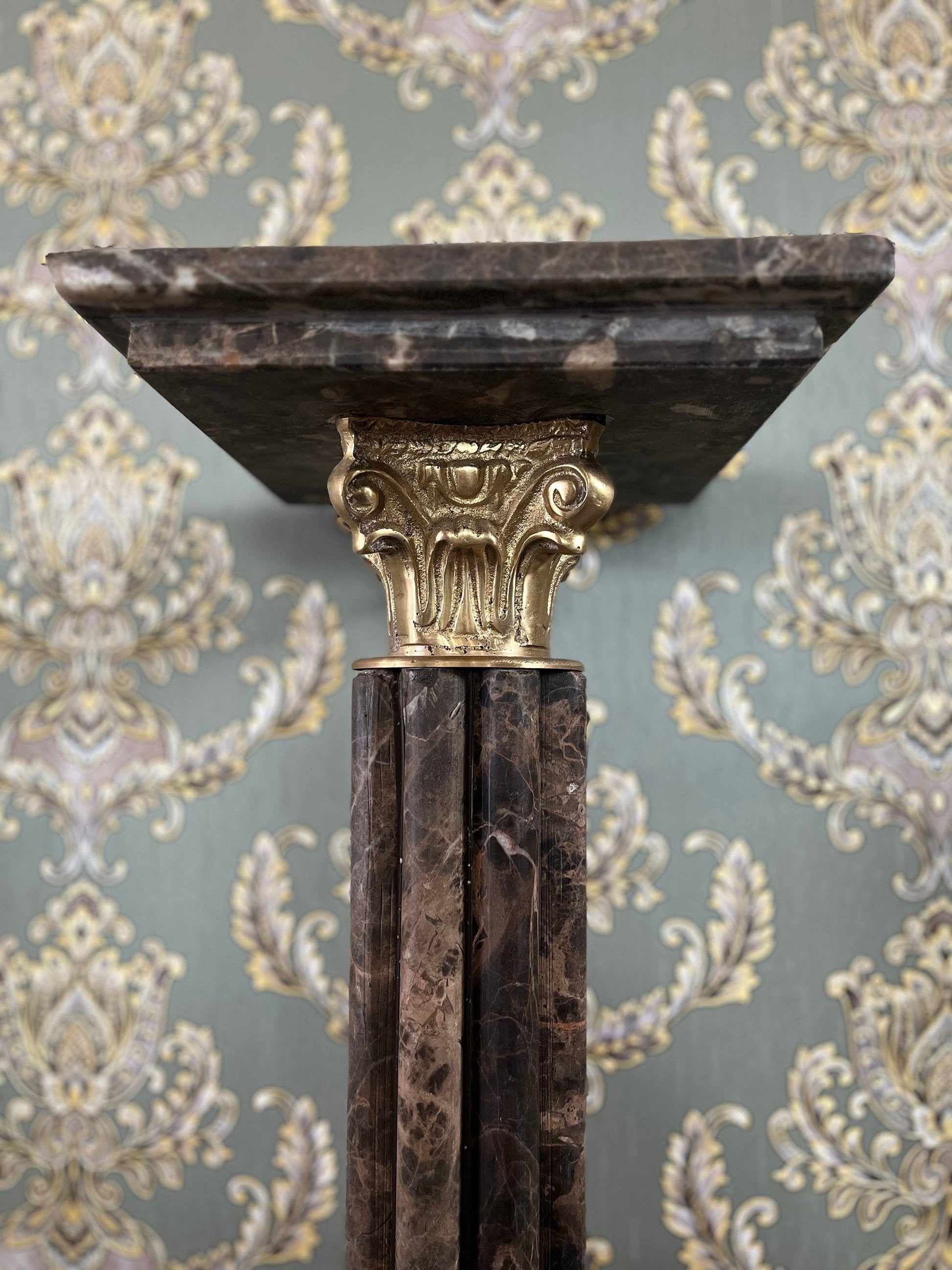 Marble Pillar Deluxe Baroque Style with Brass Decor Marble Column for Theater Decoration for TV Display Setting Film Shooting or Hotel Decor