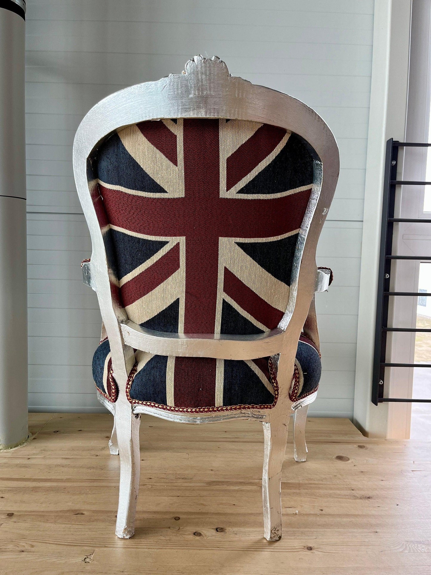 Französischer Sessel im Louis-Barock-Stil / French Baroque Style Armchair in Union Jack Silver Frame