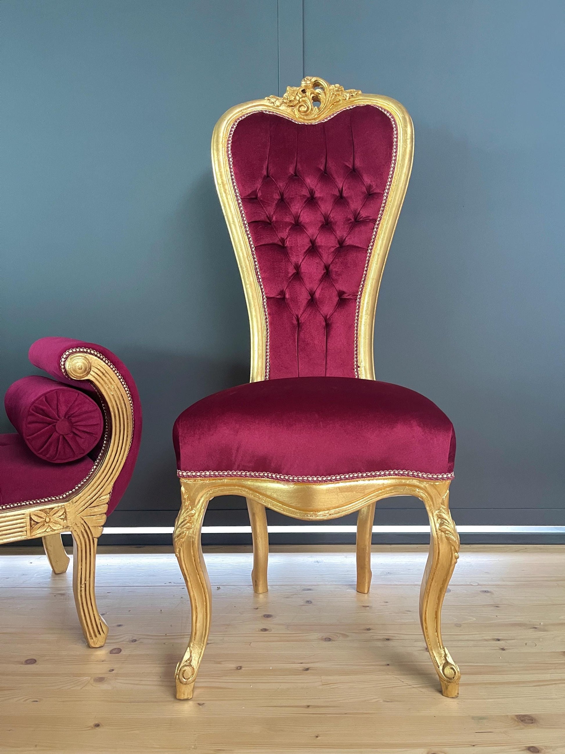 Tall Chair Nostalgic Baroque Style Xmas Decor Chair in Gold Finish Red Velvet Beige Velvet White Color for Holiday Party Event Home Decor