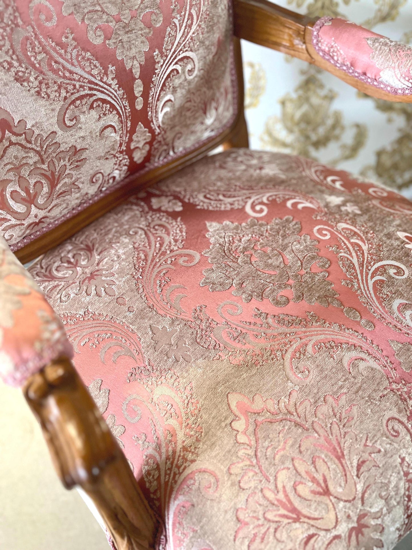 Armchair French Louis Style in Pink Flower Damask Retro Baroque Rococo Style Lounge Chair For Home Decor