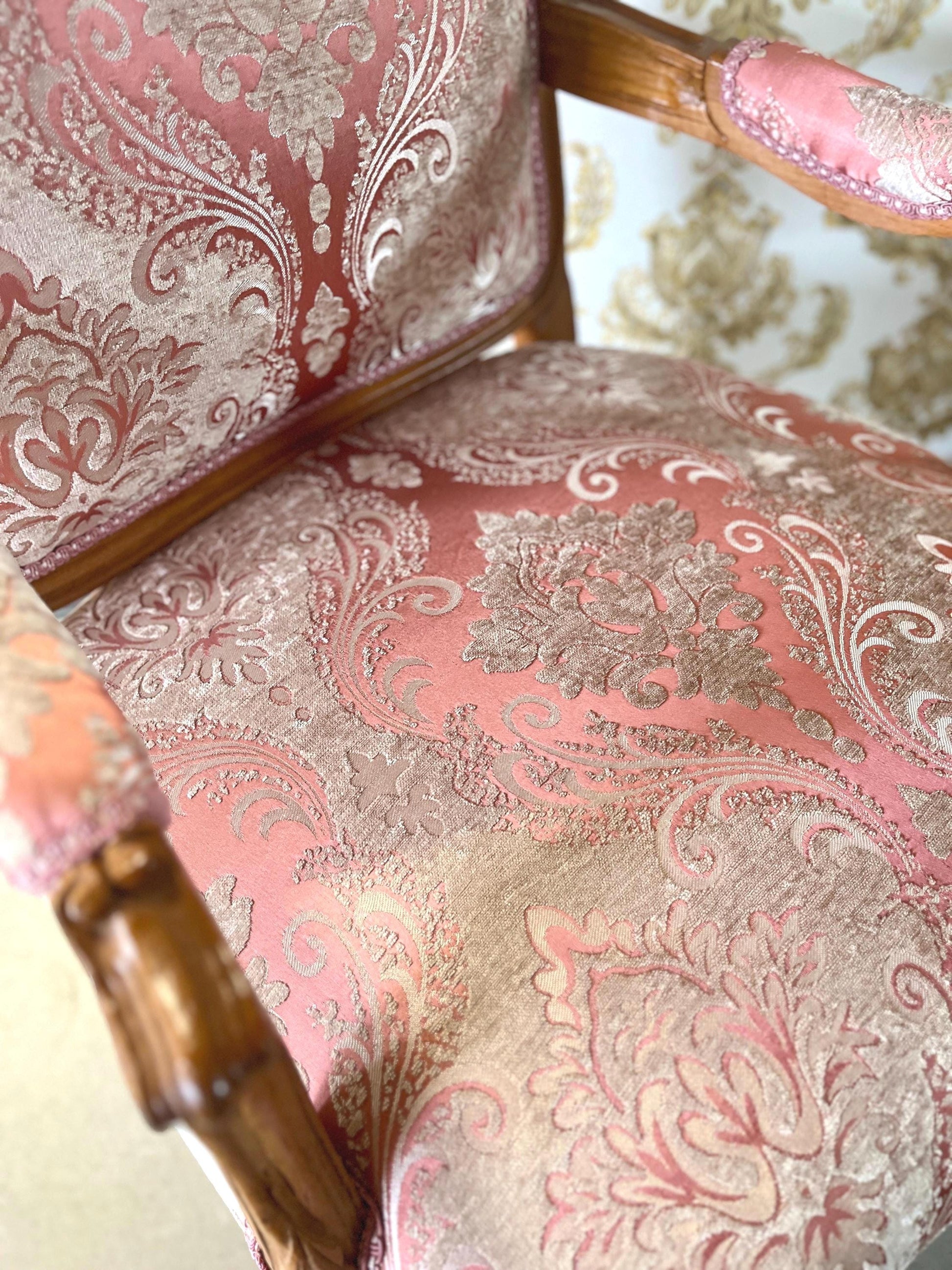 Armchair French Louis Style in Pink Flower Damask Retro Baroque Rococo Style Lounge Chair For Home Decor