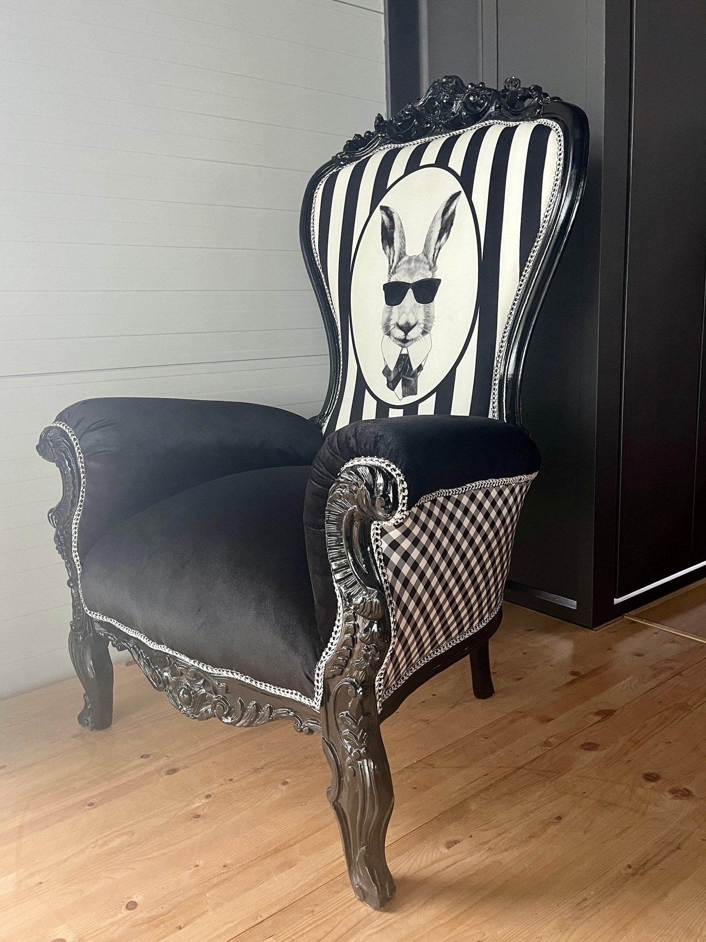 Throne Armchair Black & White Funny Rabbit Print Huge Armchair for Birthday Party for Special Event or Commercial Decoration