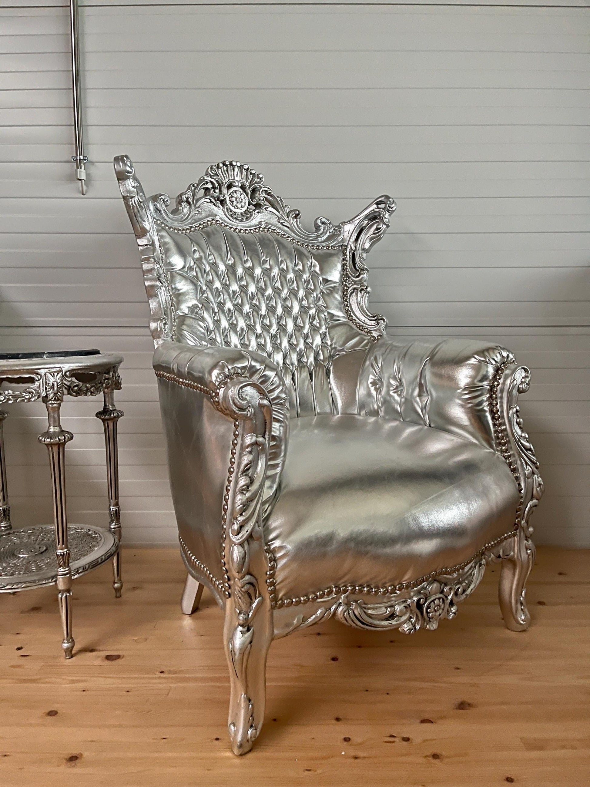 Armchair Silver French Louis Style Sofa Chair Italian Antique Style Armchair Baroque Rococo Style in Silver Finish for Living Room