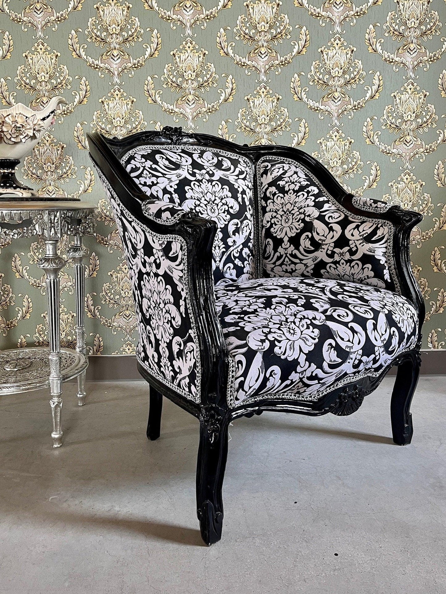 Armchair French Louis Style Shell Shape Chair Nostalgic Baroque Style in Black Floral Lounge Chair for Home Decor