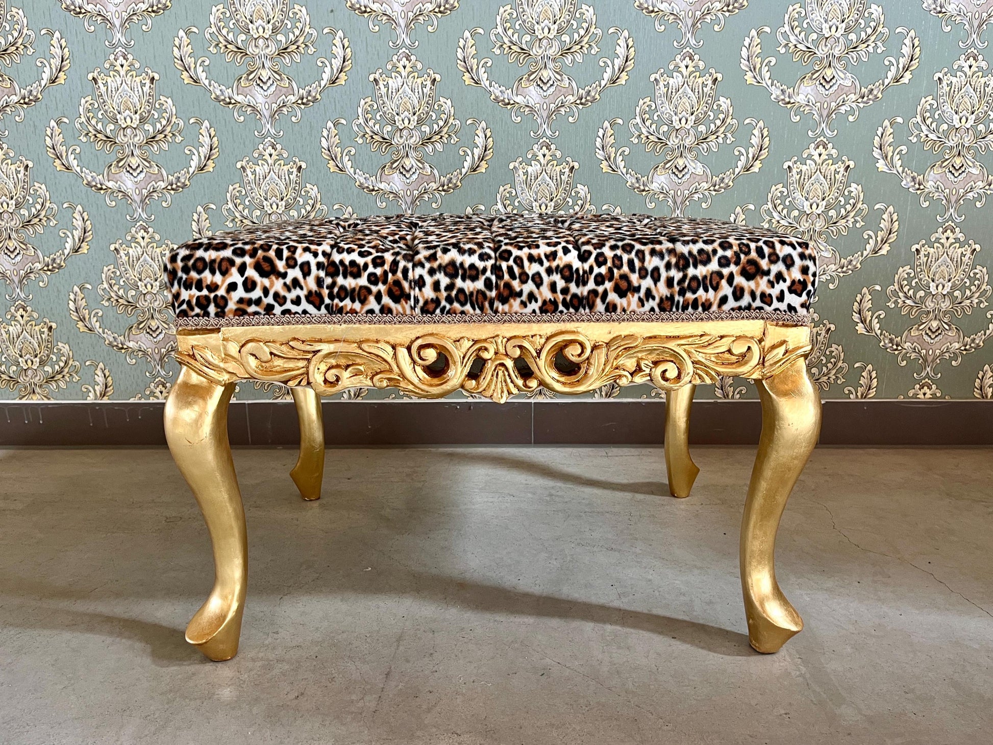Small Square Bench Retro Baroque Rococo Style Ottoman in Leopard Print Velvet in Gold Finish for Furniture Gift Home Decor