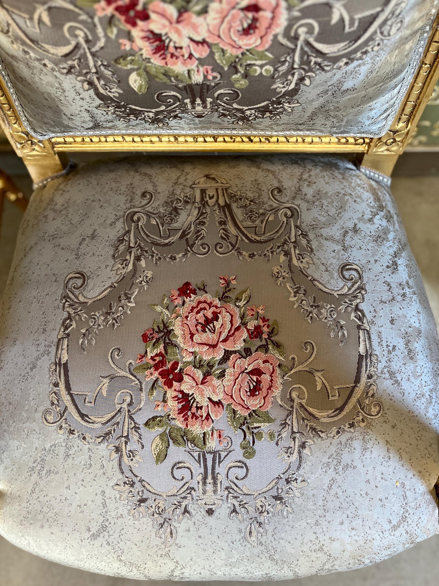 Armchair & Table Set French Antique Style Gold Finish Lounge Chair Set Louis XV Baroque Rococo Style Chair Table Set for Living Room Decor