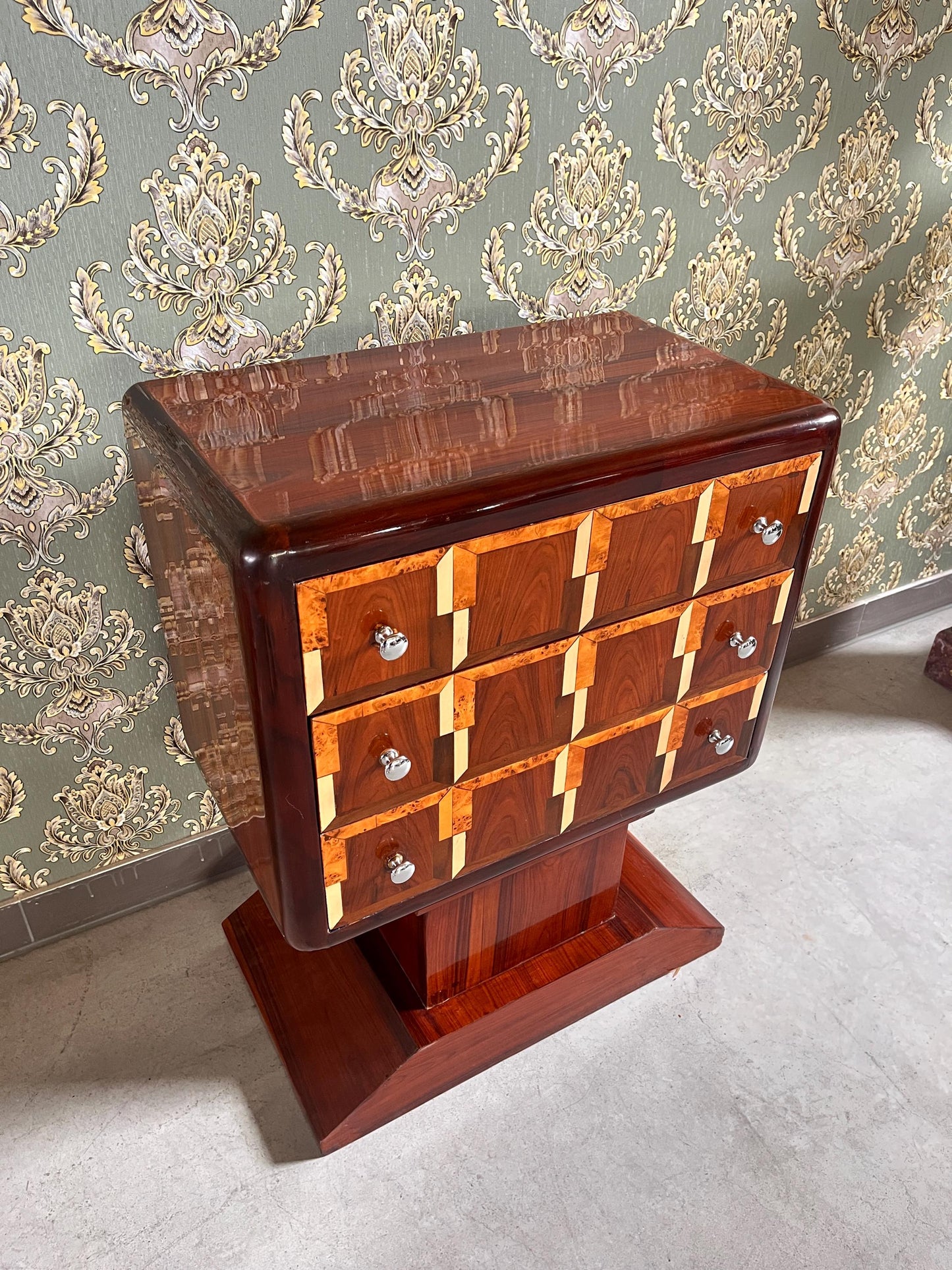 Art Deco Chest of Drawers: Retro Baroque Style Wooden End Table