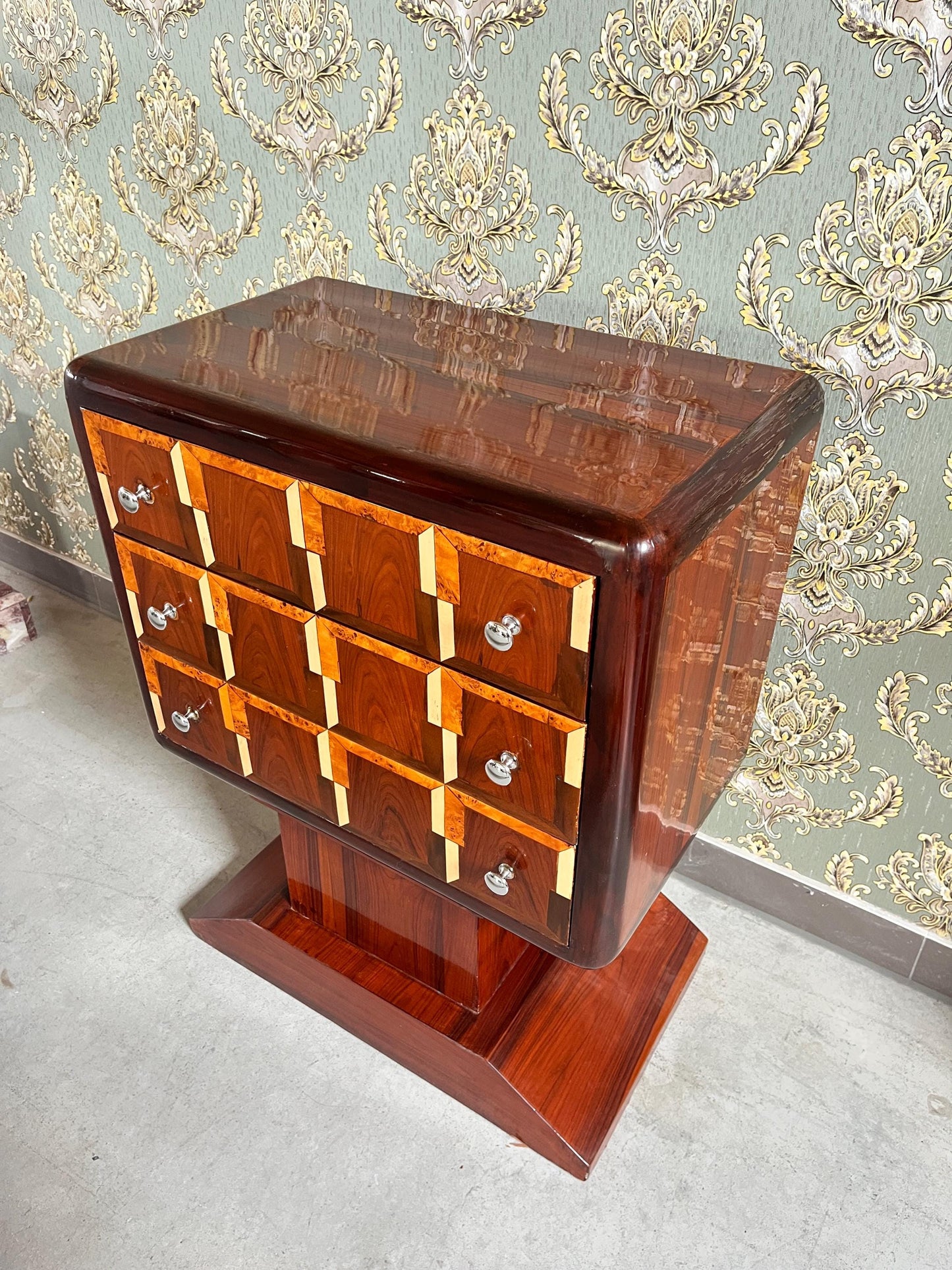 Art Deco Chest of Drawers: Retro Baroque Style Wooden End Table
