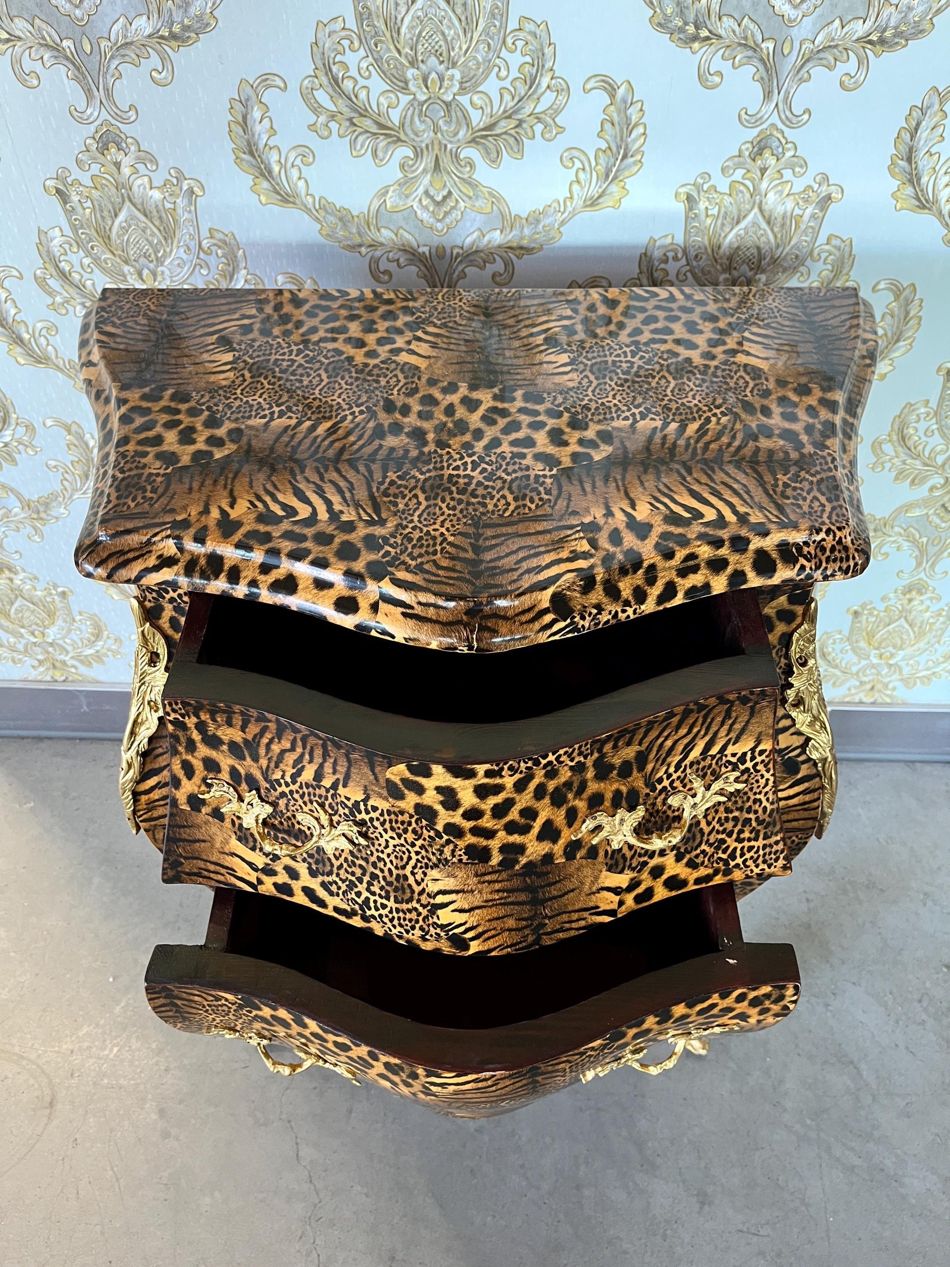 Night Stand French Louis Style in Tiger Animal Print Bedside Table Rococo Style Brass Ornaments Inlaid 2 drawers for Bedroom Home Decor