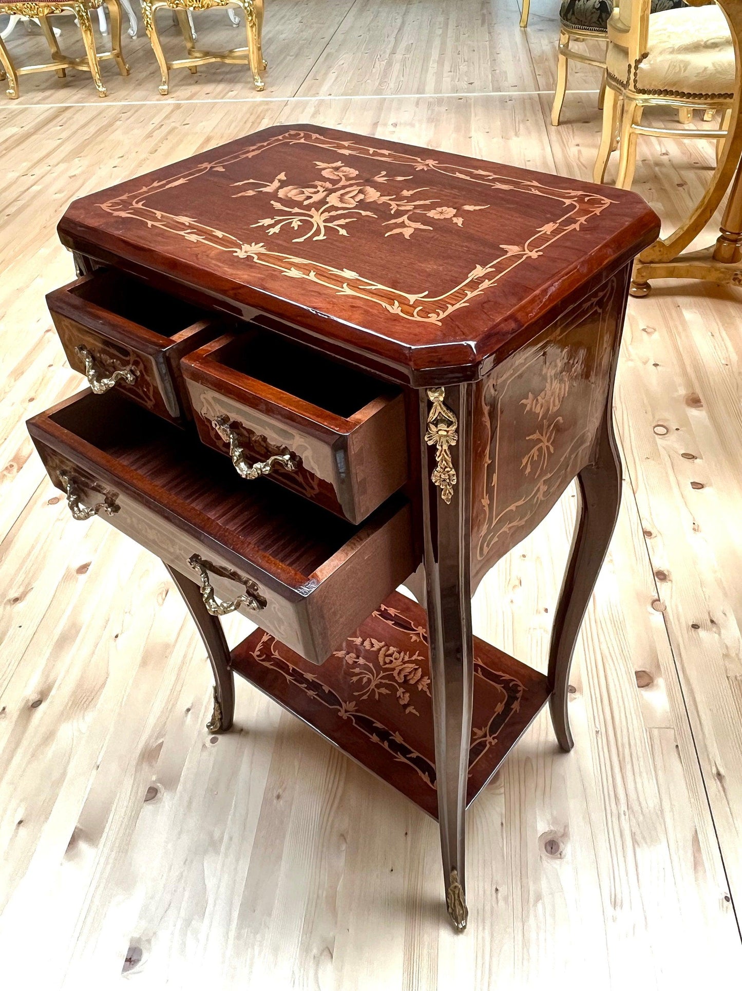Louis XV Möbel Kommode Nachttisch im Antik Stil- kleines Quadrat