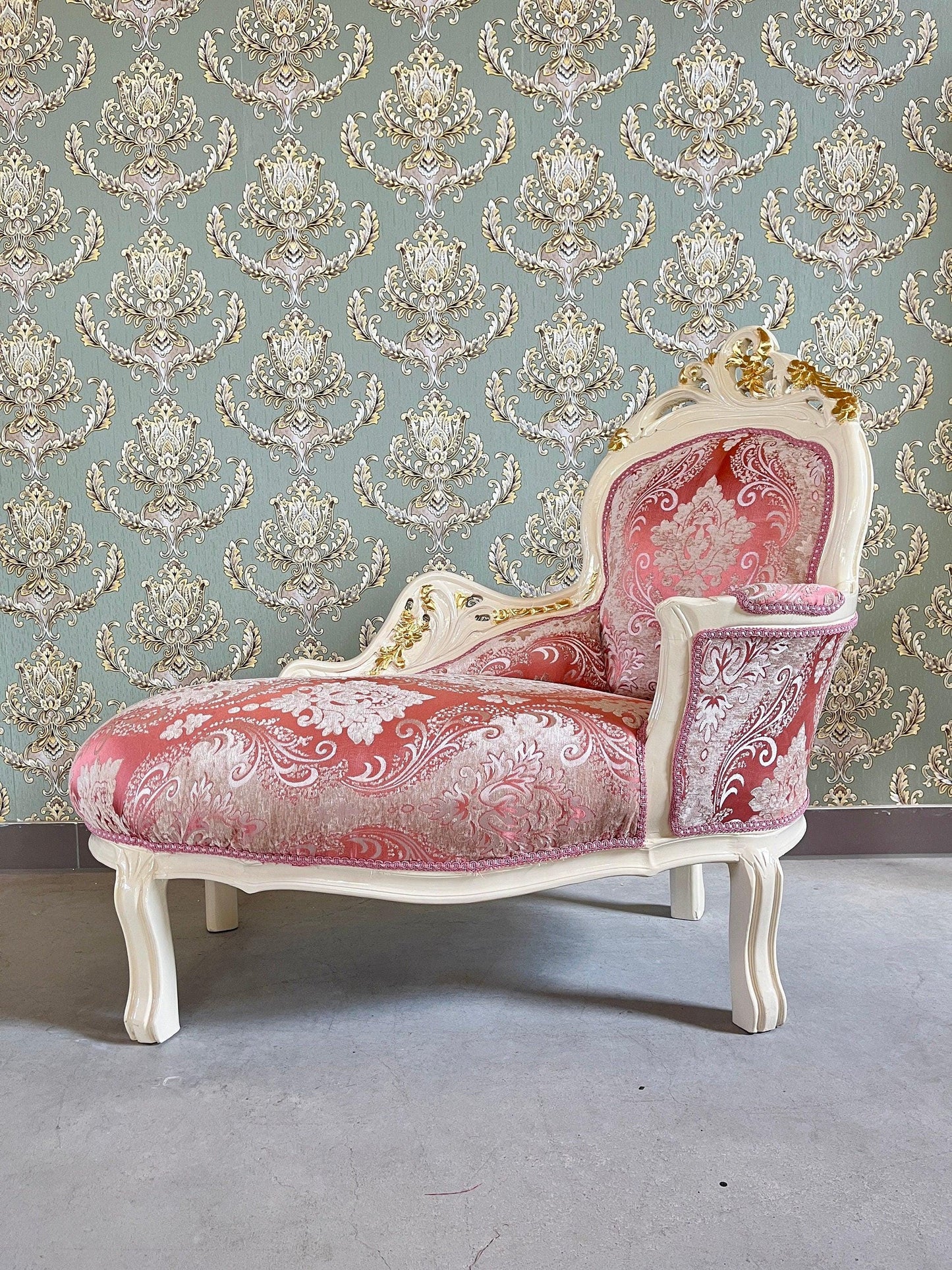 Small Chaise Longue French Louis Style in Flower Pattern Retro Baroque Style Bench in Velvet Green Velvet Pink for Home Decor