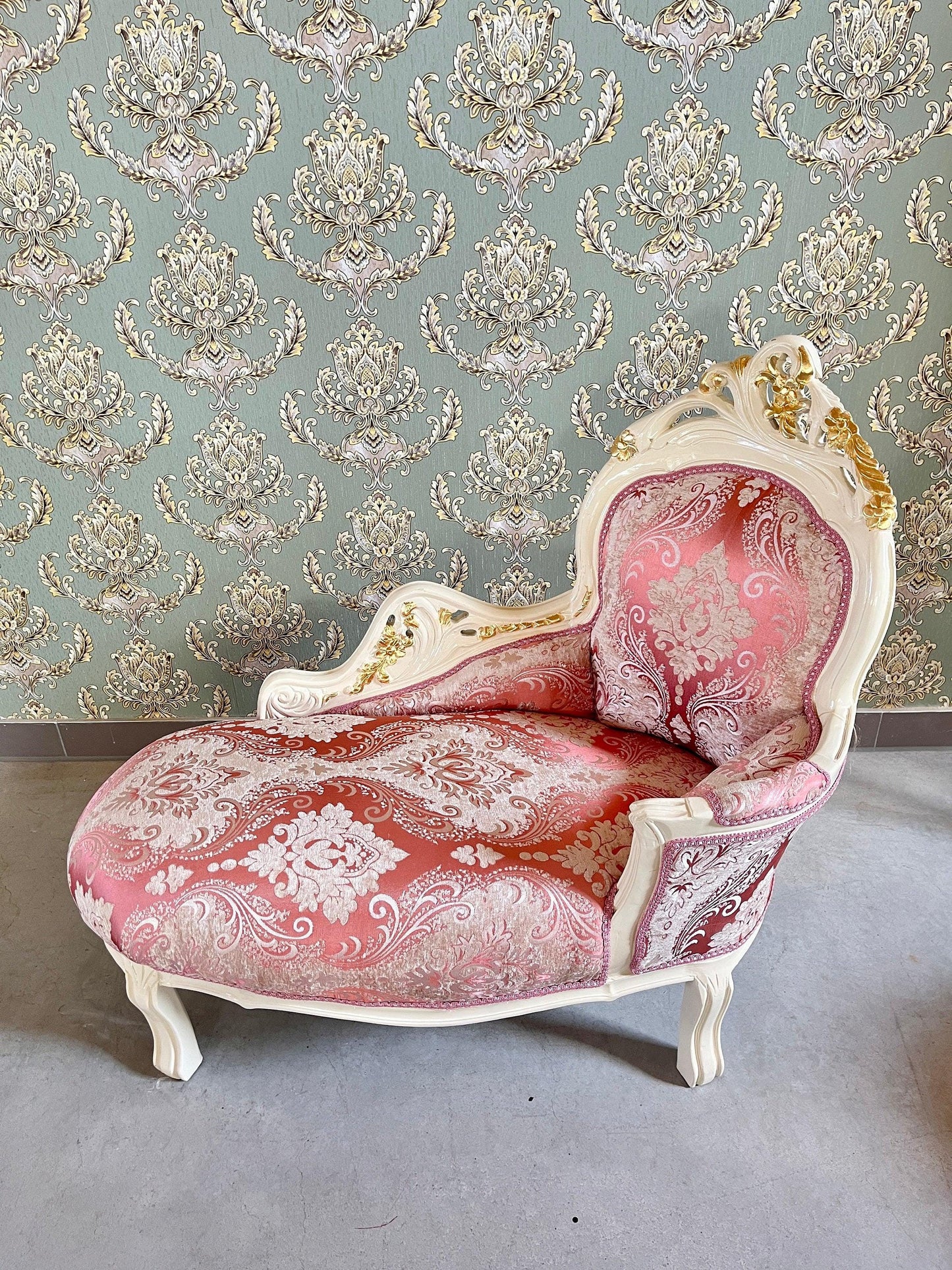 Small Chaise Longue French Louis Style in Flower Pattern Retro Baroque Style Bench in Velvet Green Velvet Pink for Home Decor