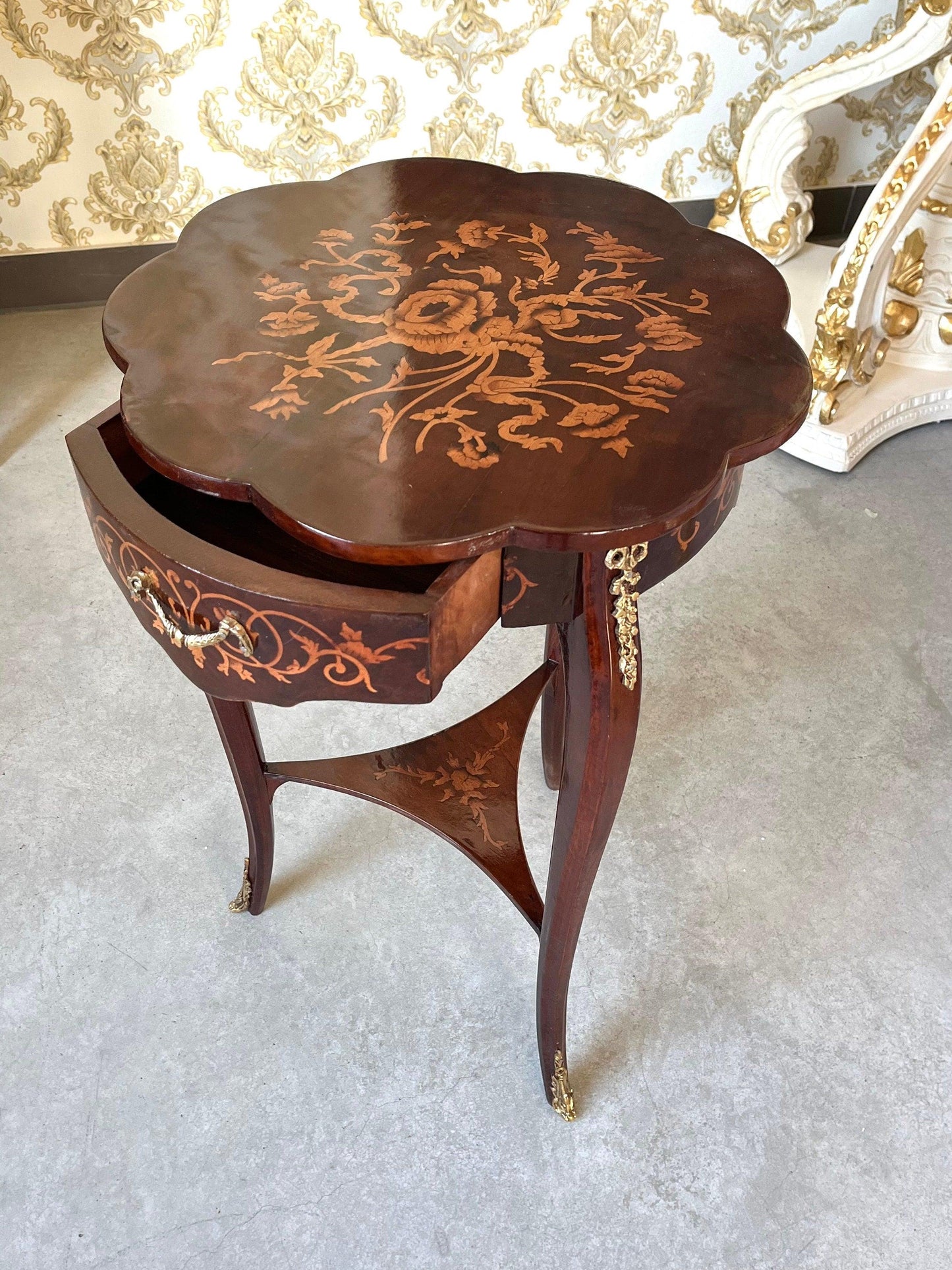 Small Side Table Italian Baroque Style in Wooden Brown Coffee Table Nostalgic Small Living Room End Table Handmade Yellow Veneer Home Decor